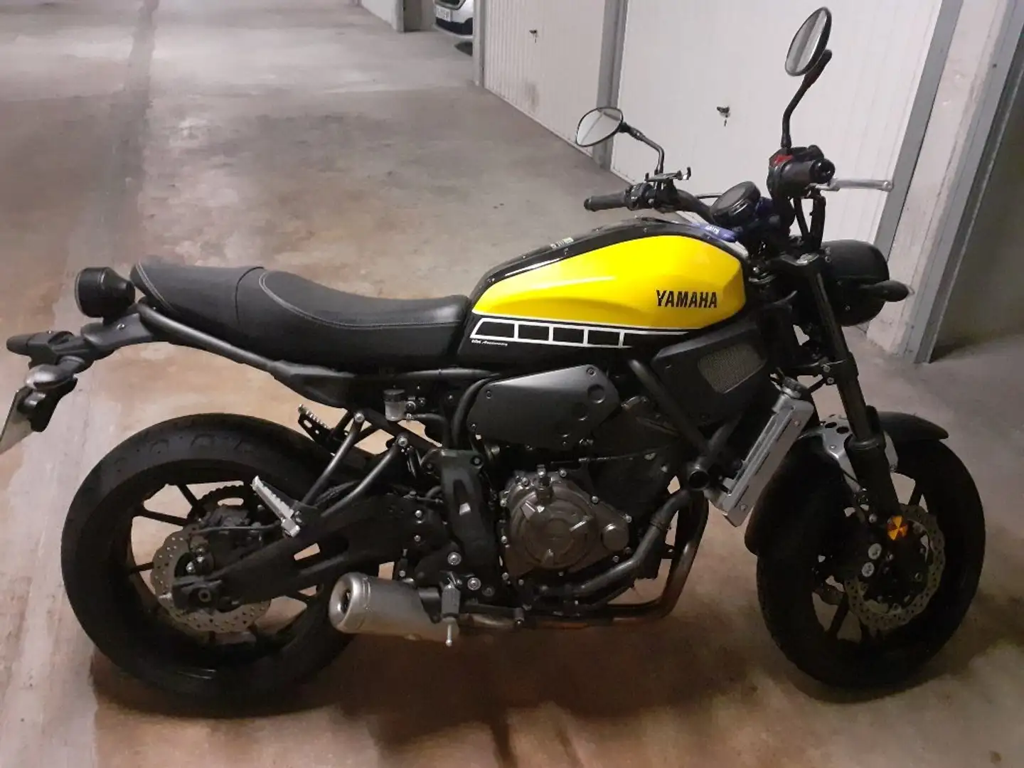 Yamaha XSR 700 Jaune - 2