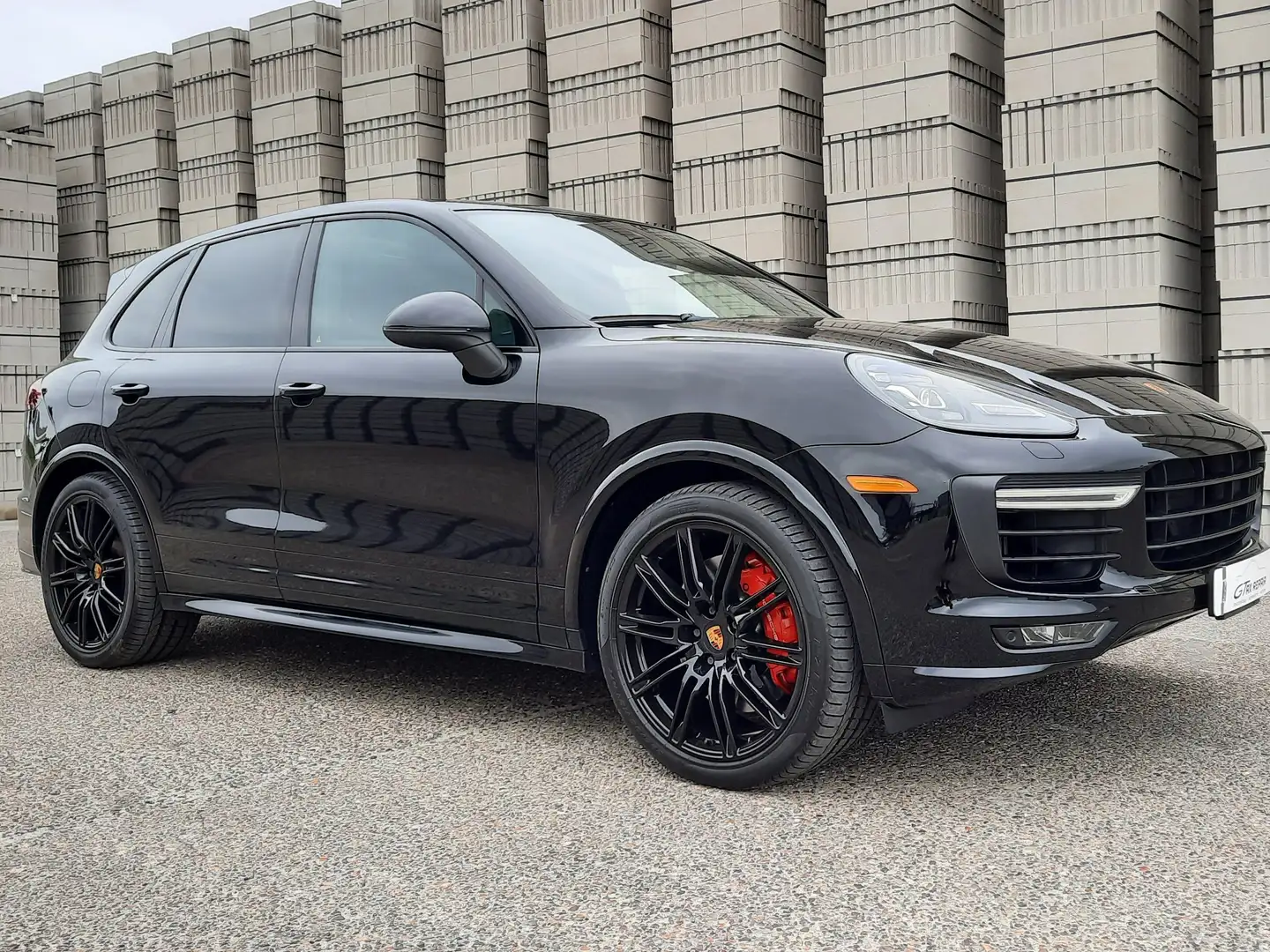 Porsche Cayenne 3.6 GTS Zwart - 2
