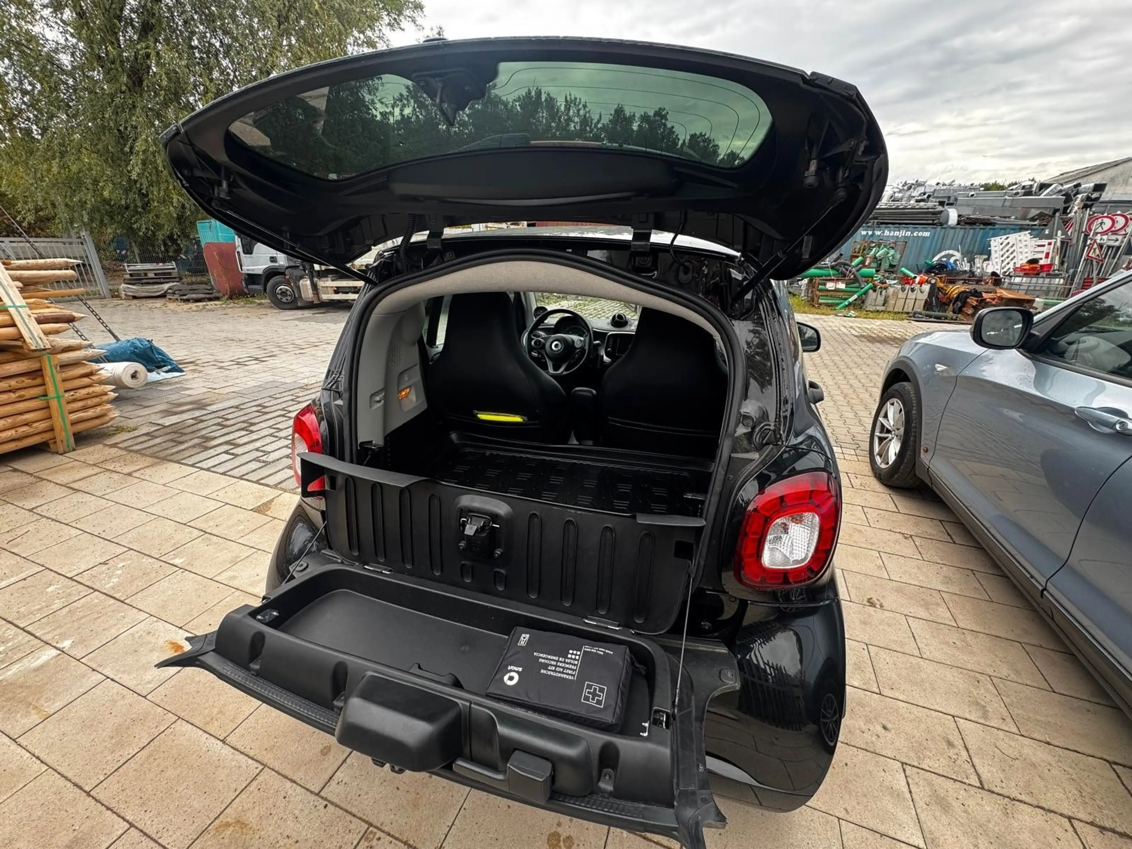 smart forTwo fortwo coupe Basis 66 kW — photo 8
