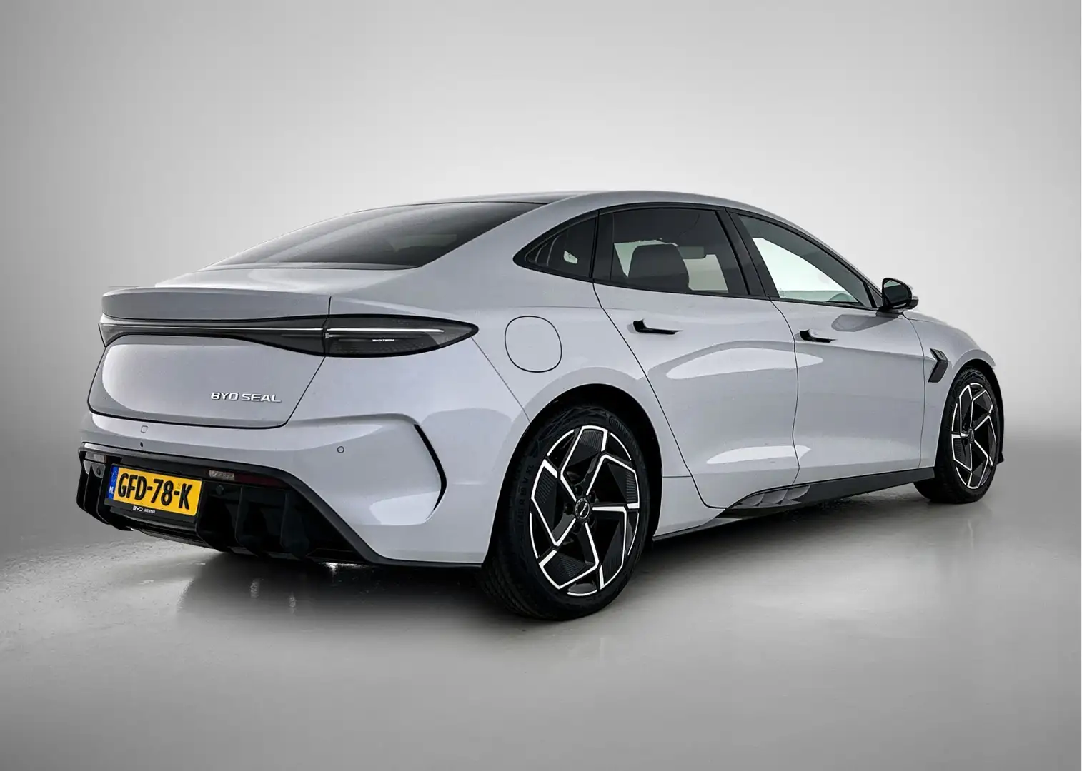BYD Seal Design RWD 82.5 kWh | Indigo Grey | 570 KM WLTP | Gris - 2