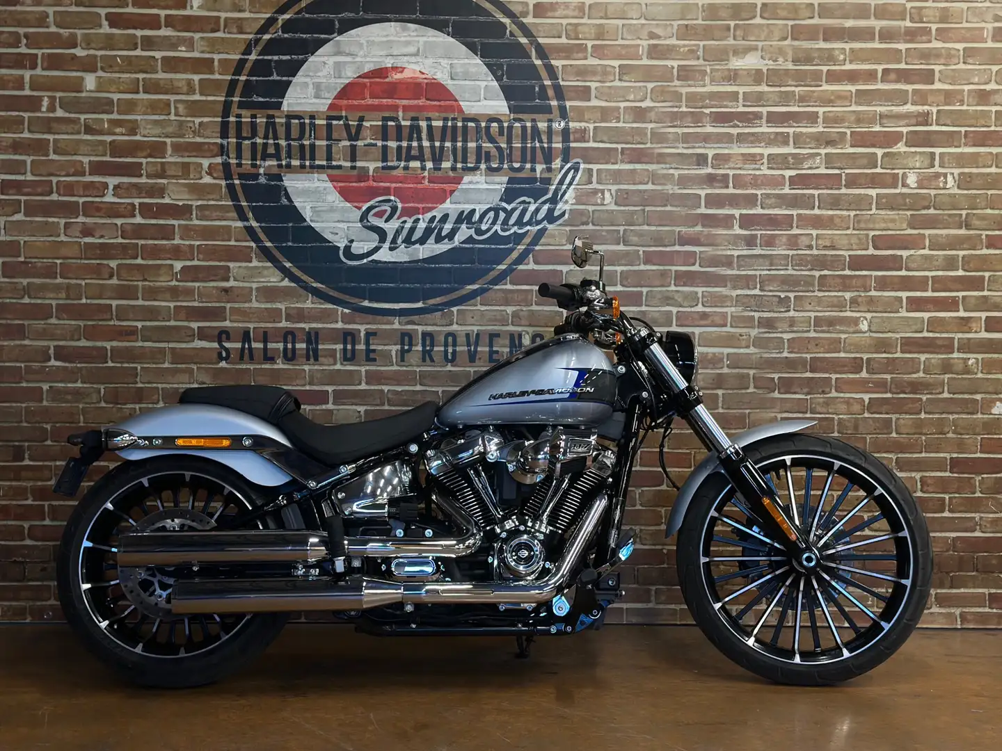 Harley-Davidson Breakout - 1