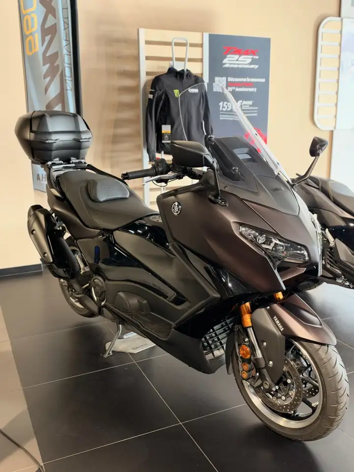 Yamaha Tmax 560