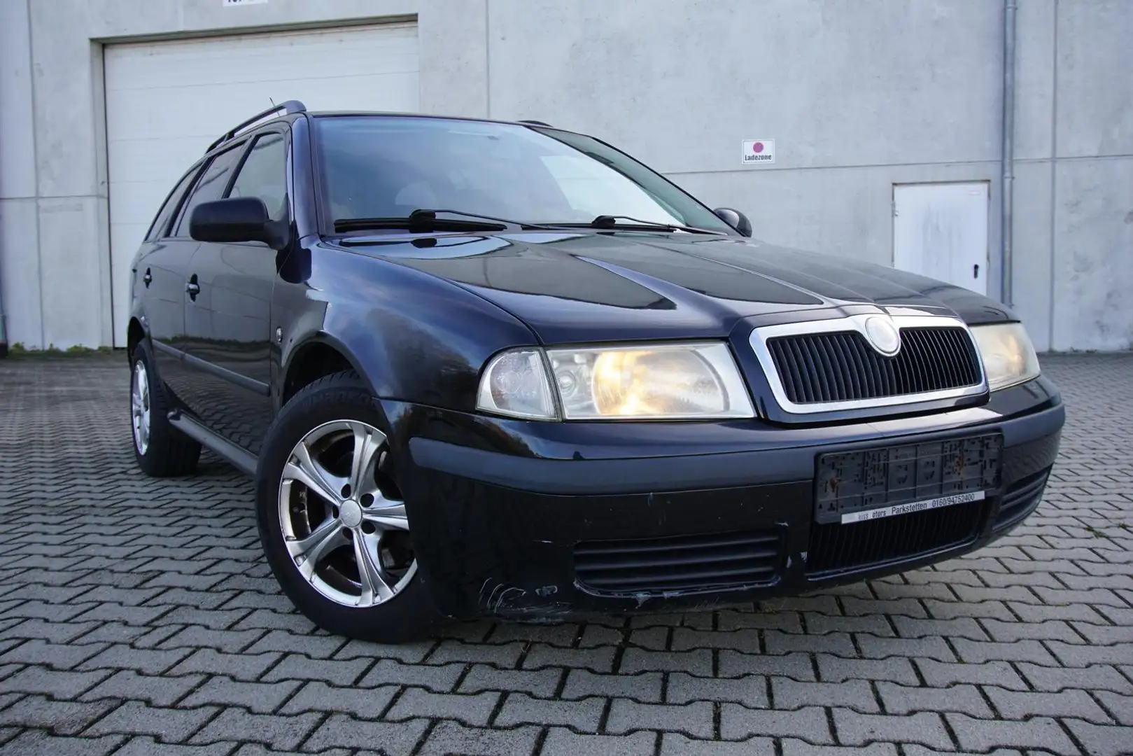 Skoda Octavia 1.9TDI Combi Radio Klima 2.Hand Czarny - 1