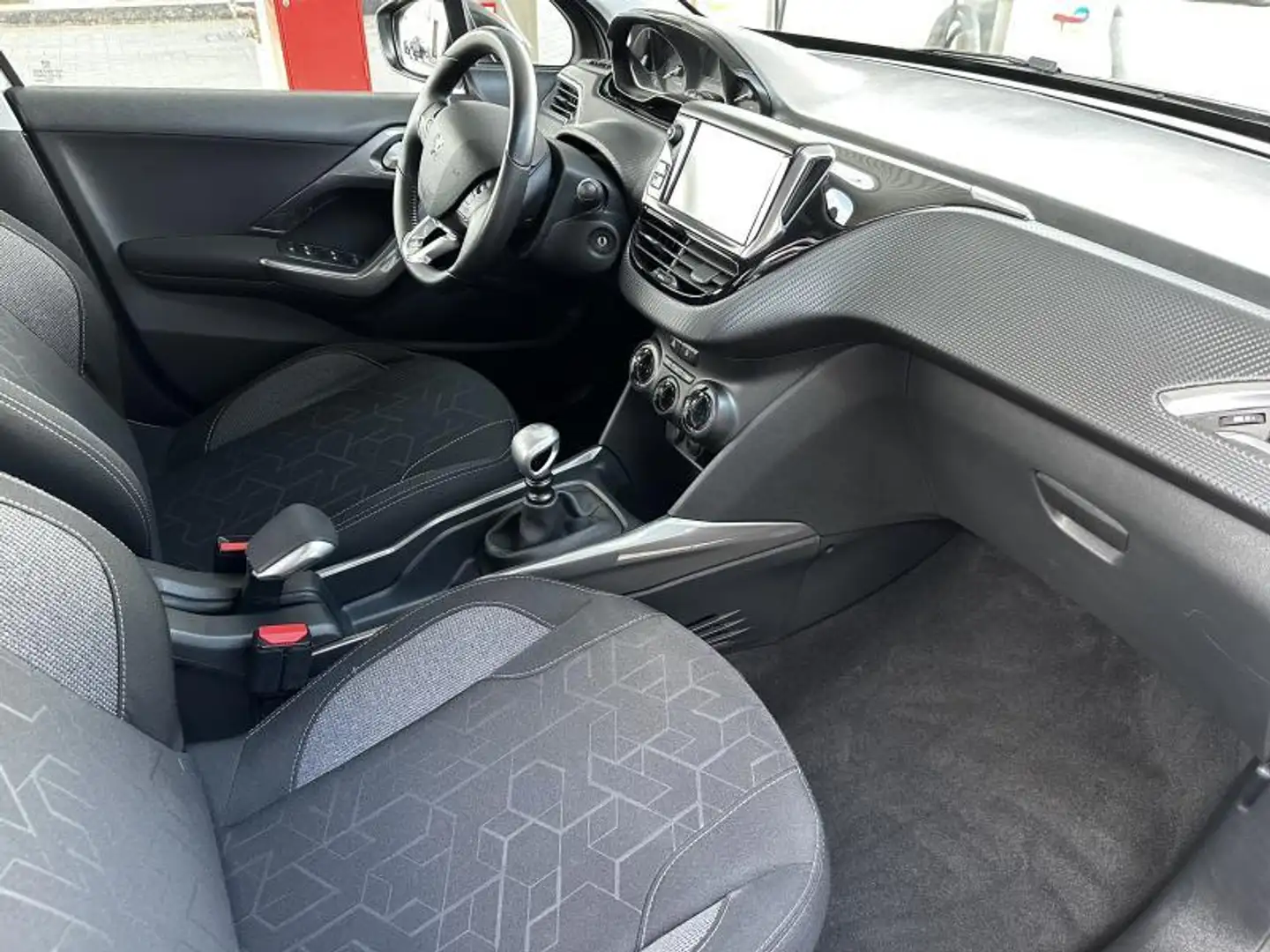 Peugeot 2008 Active 16 HDi 115cv Grau - 2