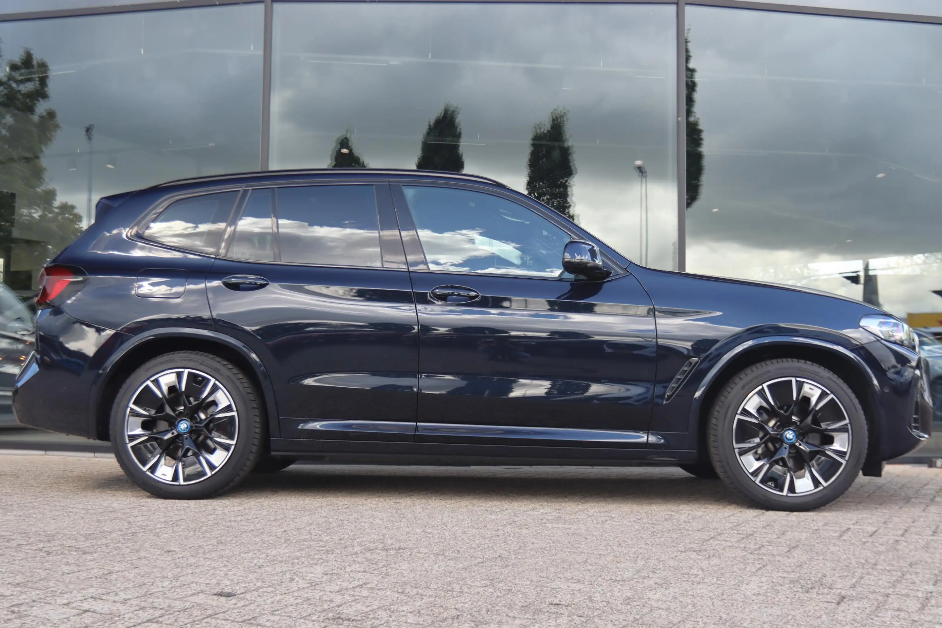BMW iX3 EXECUTIVE M-SPORT 80 KWH SOH 96.8%| PANO | LEDER | — photo 9
