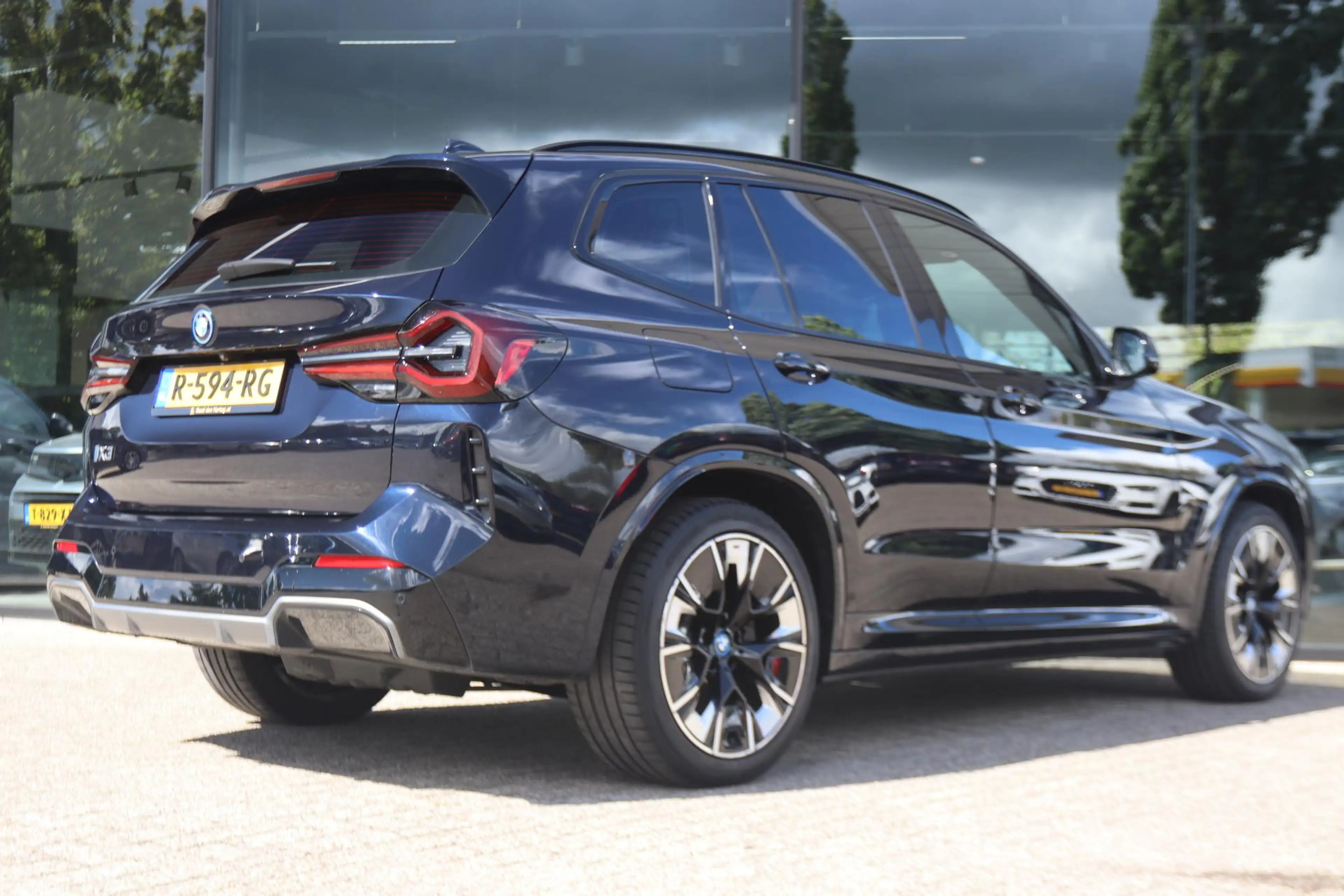BMW iX3 EXECUTIVE M-SPORT 80 KWH SOH 96.8%| PANO | LEDER | — photo 2