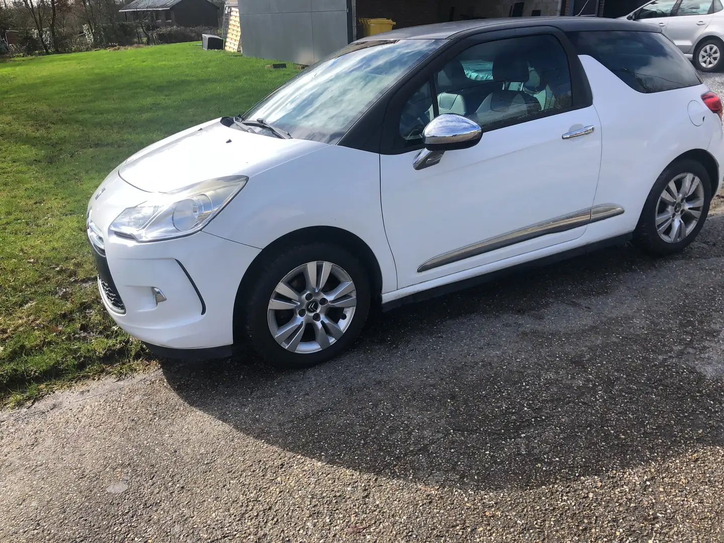 Citroen DS3 impeccable 1.6 HDi So Chic sport 99g Beyaz - 1