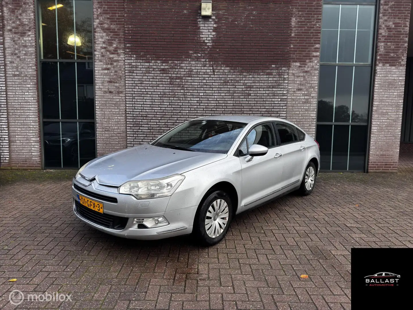 Citroen C5 2.0 16V Comfort Grijs - 1