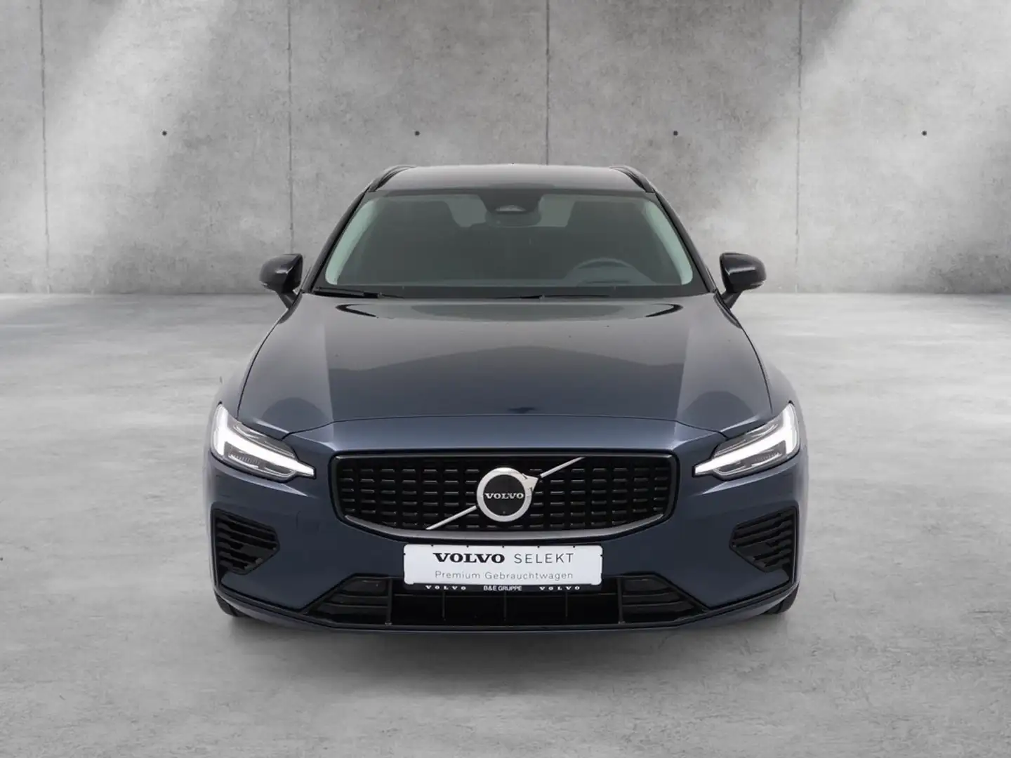 Volvo V60 T6 Plus Dark Plug-In Hybrid STANDHZ 360° Blau - 2