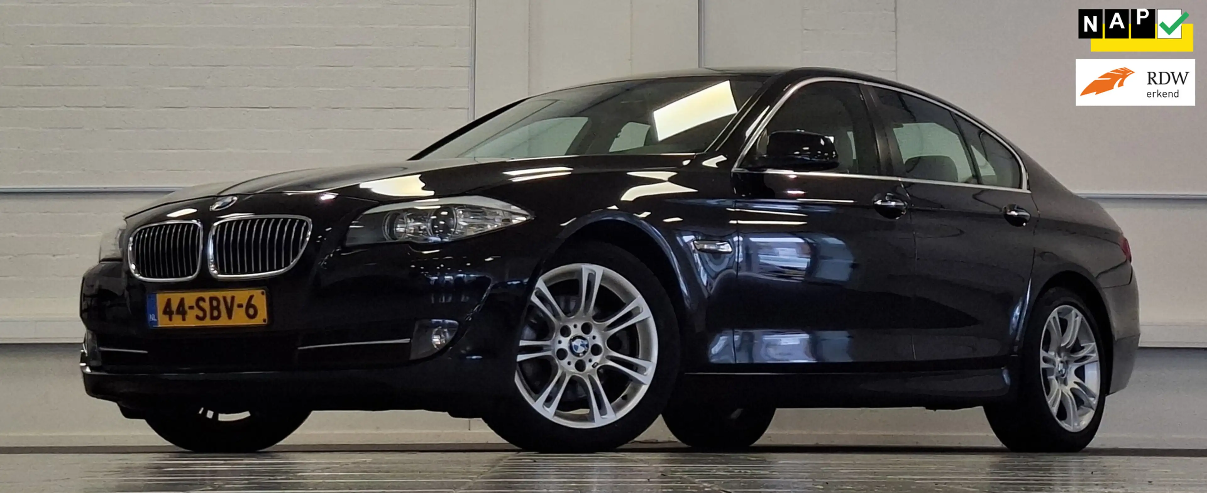 BMW 523 5-serie 523i Executive 2e Eigenaar Leder Navi Head
