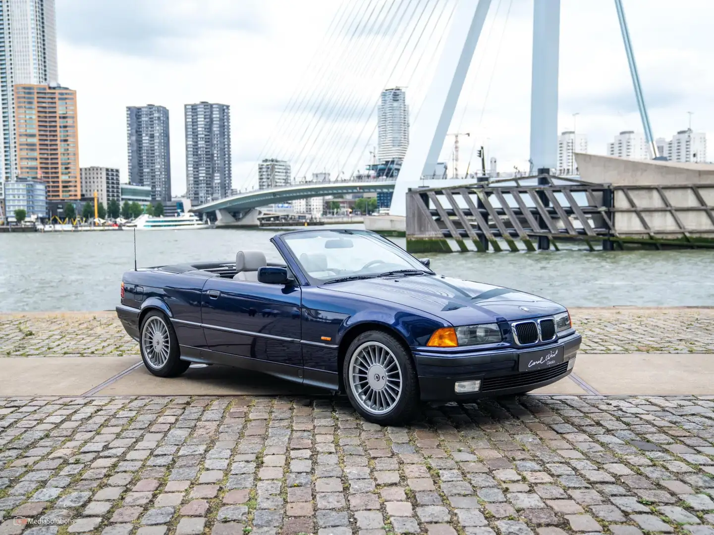 BMW 320 3-serie Cabrio 320i Executive Azul - 1