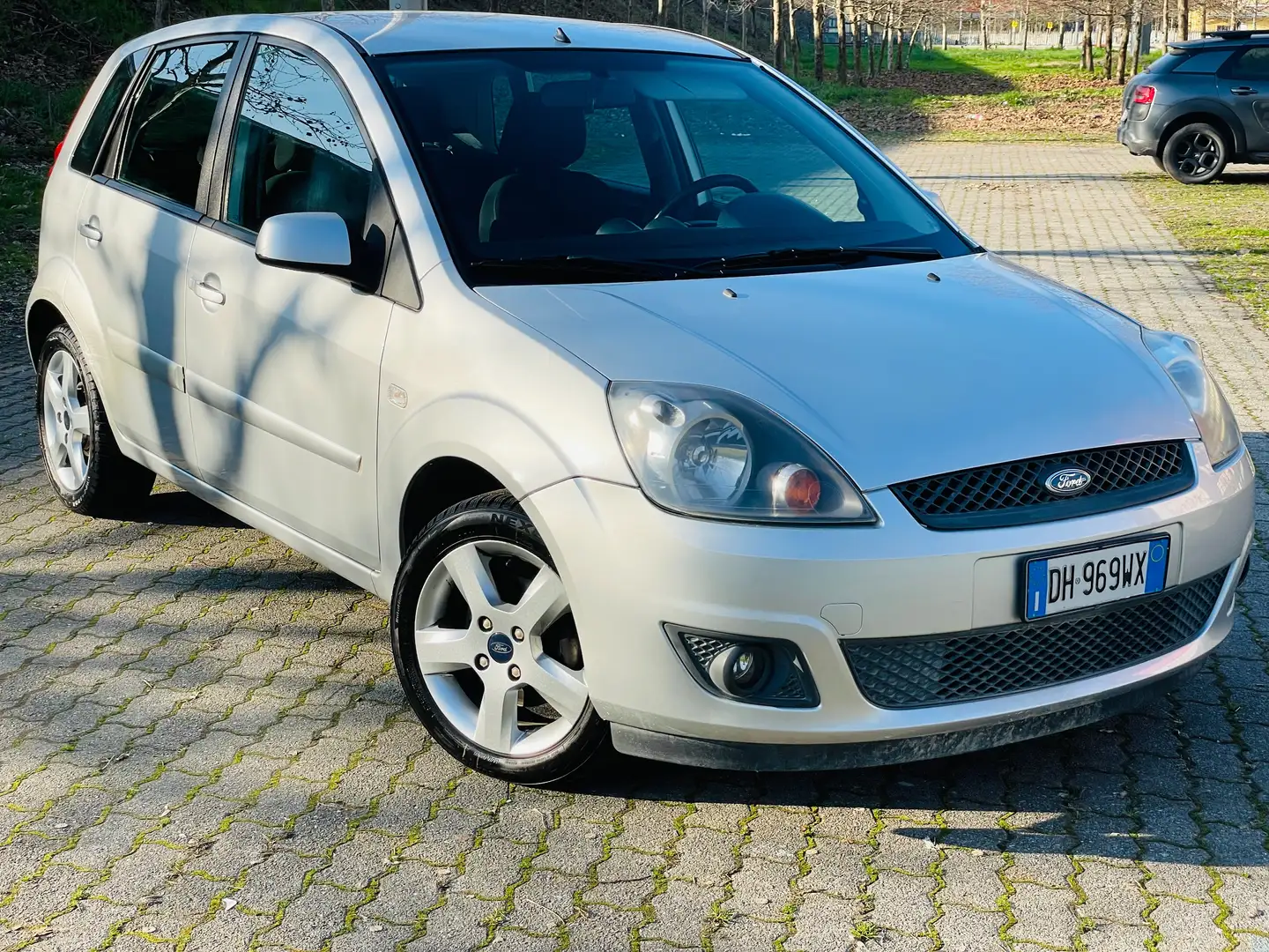 Ford Fiesta Fiesta 5p 1.2 Plus Argento - 1