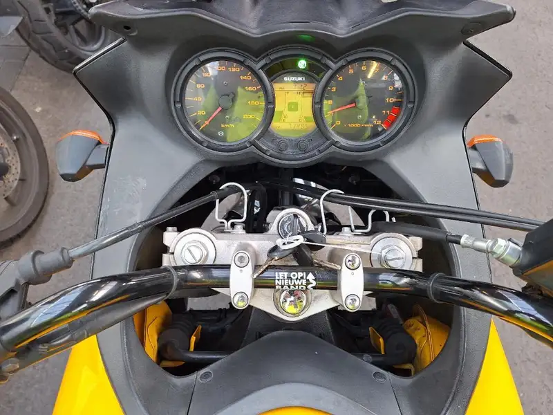 Suzuki V-Strom 650 - foto 6