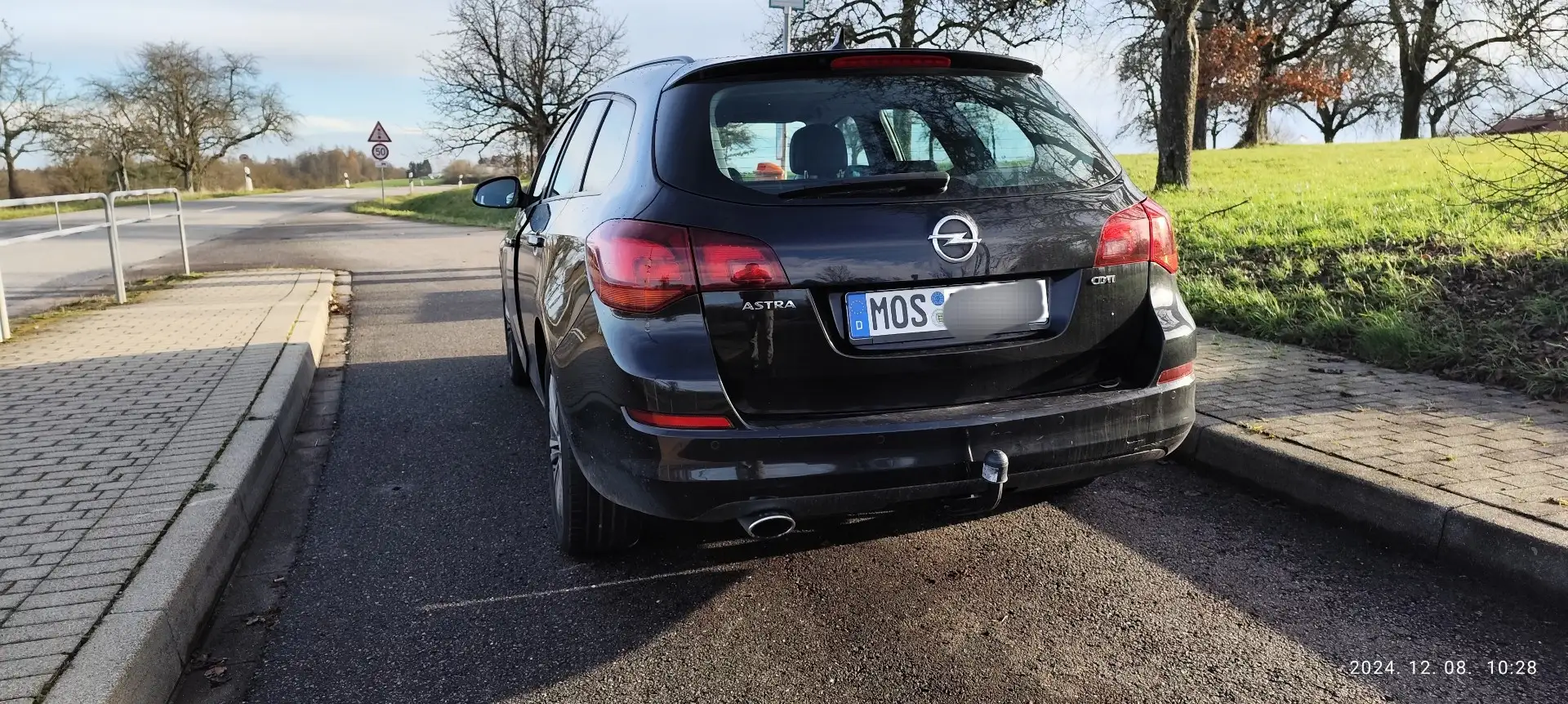 Opel Astra 2.0 CDTI DPF Sports Tourer Design Edition - 2