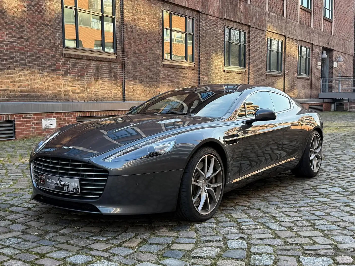 Aston Martin Rapide Rapide Rapid S Grau - 1