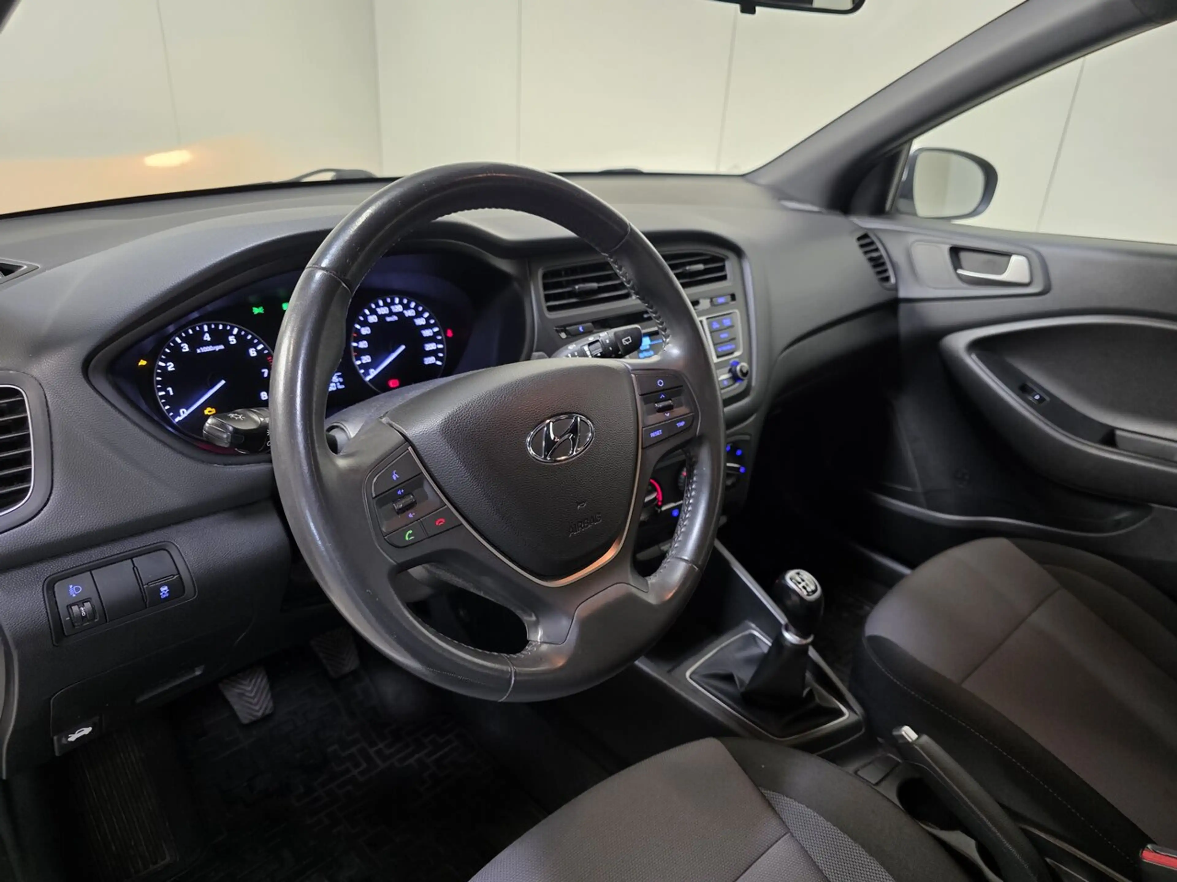 Hyundai i20 1.2 Benzine - Bluetooth - Airco - Topstaat! — photo 17