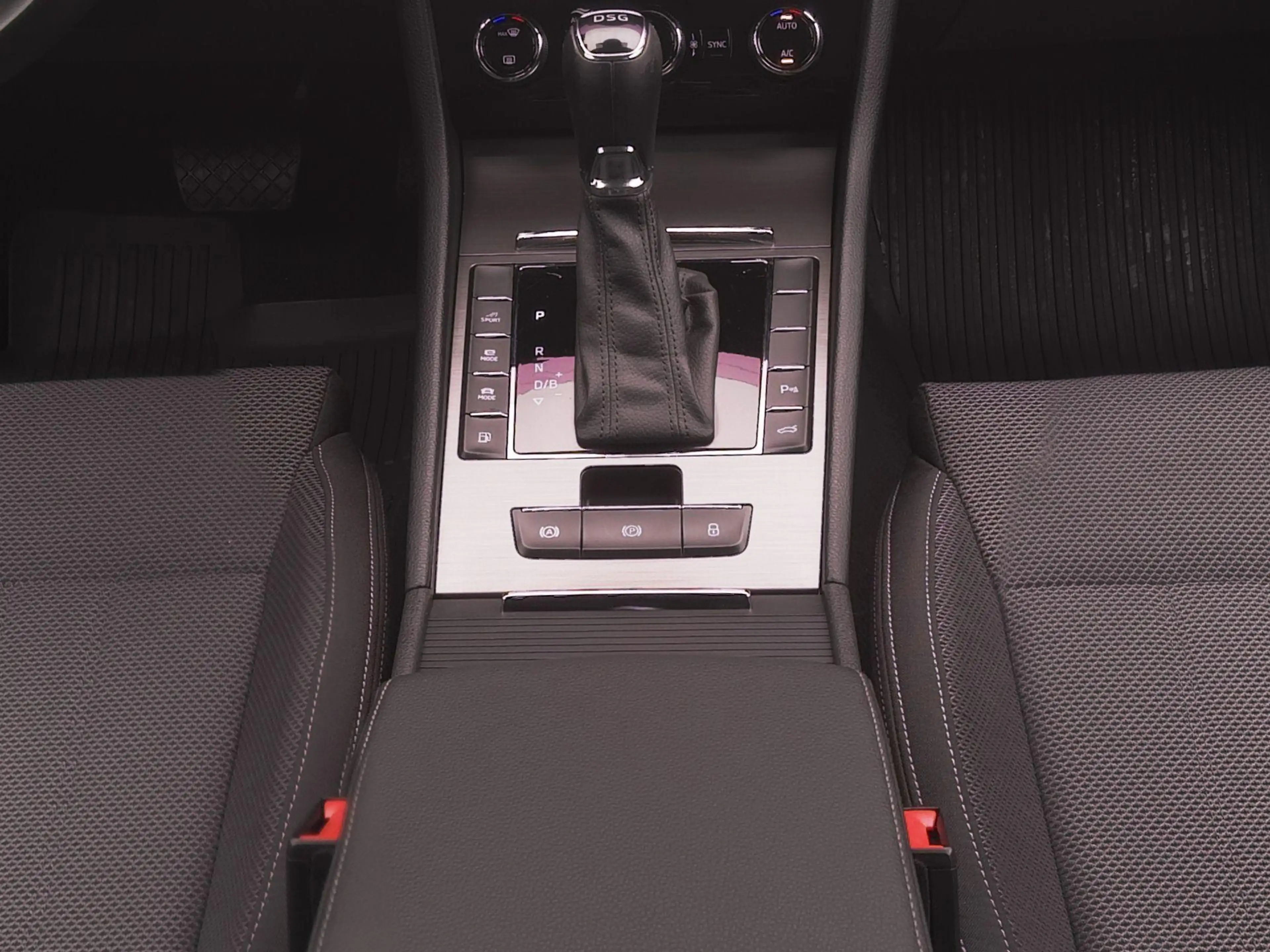 Skoda Superb Combi 1.4 TSI iV Business Edition | Trekhaak | ACC — photo 10