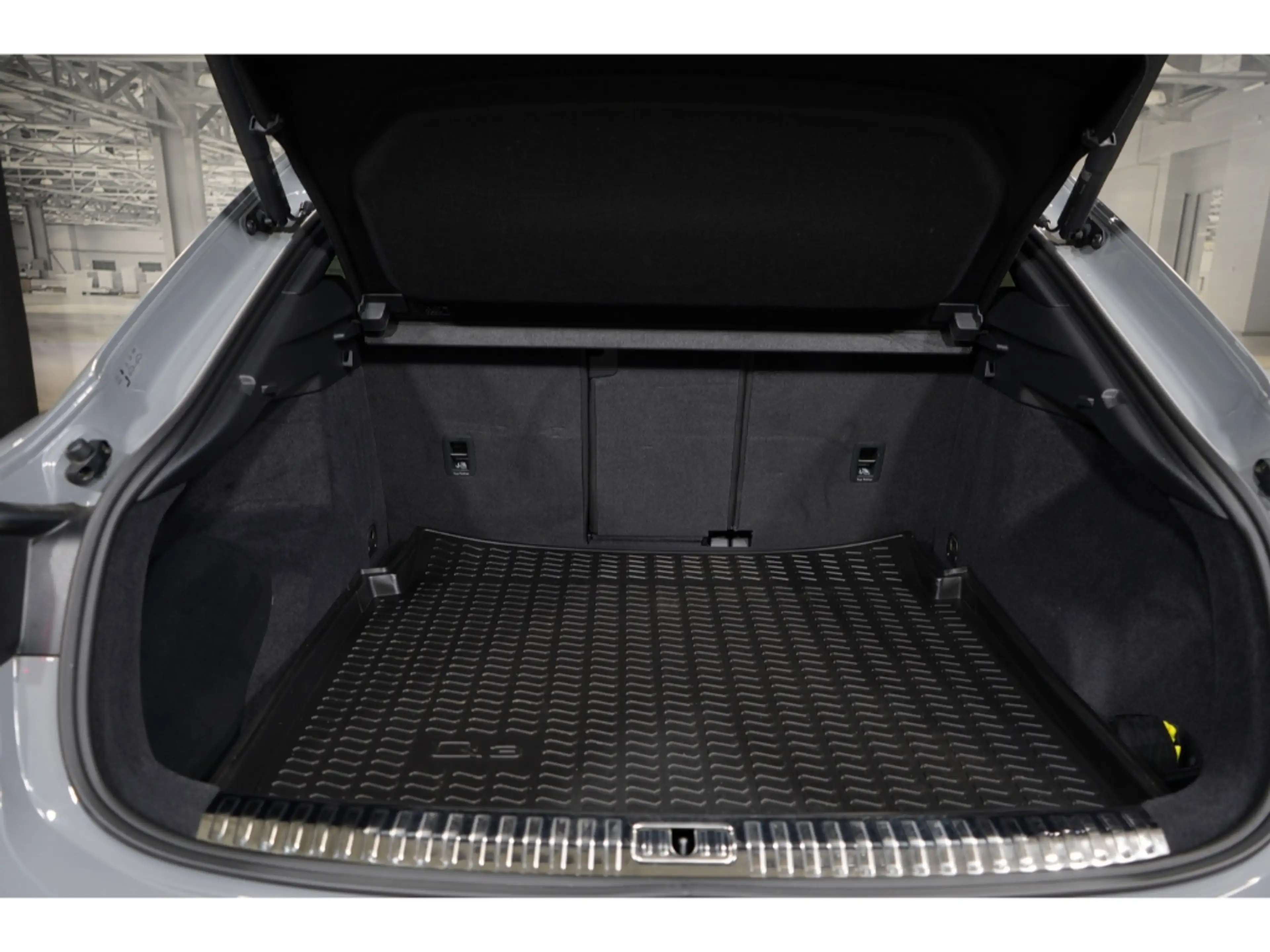 Audi RS Q3 Sportback quattro B&O Pano AHK RS-AGA 280 — photo 11