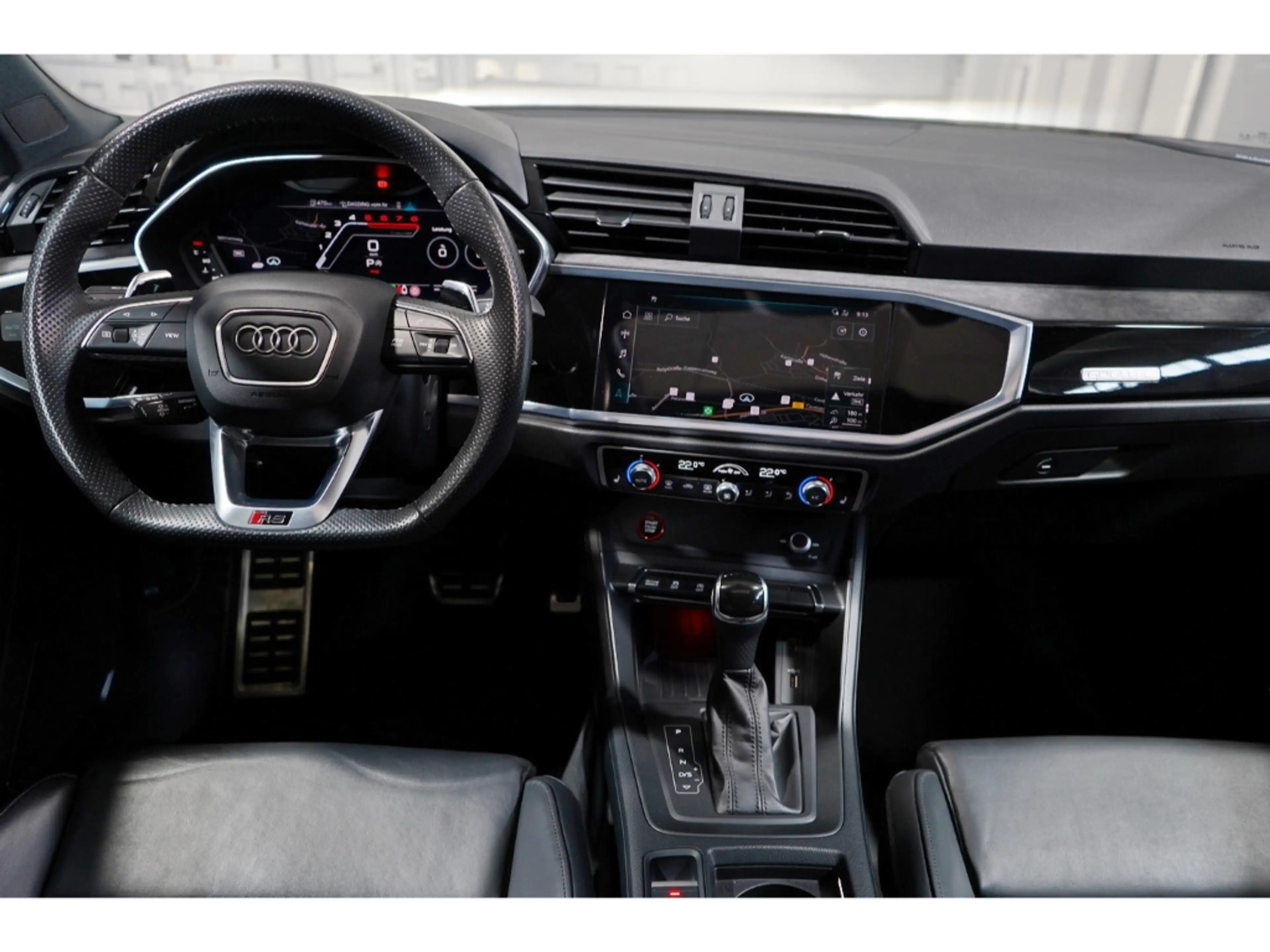 Audi RS Q3 Sportback quattro B&O Pano AHK RS-AGA 280 — photo 6