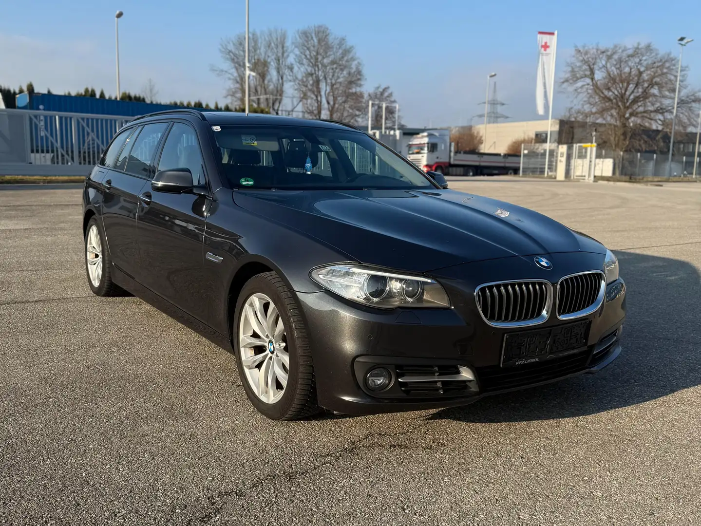 BMW 520 520d xDrive Touring Aut.  *Pickerl Neu* Grau - 1