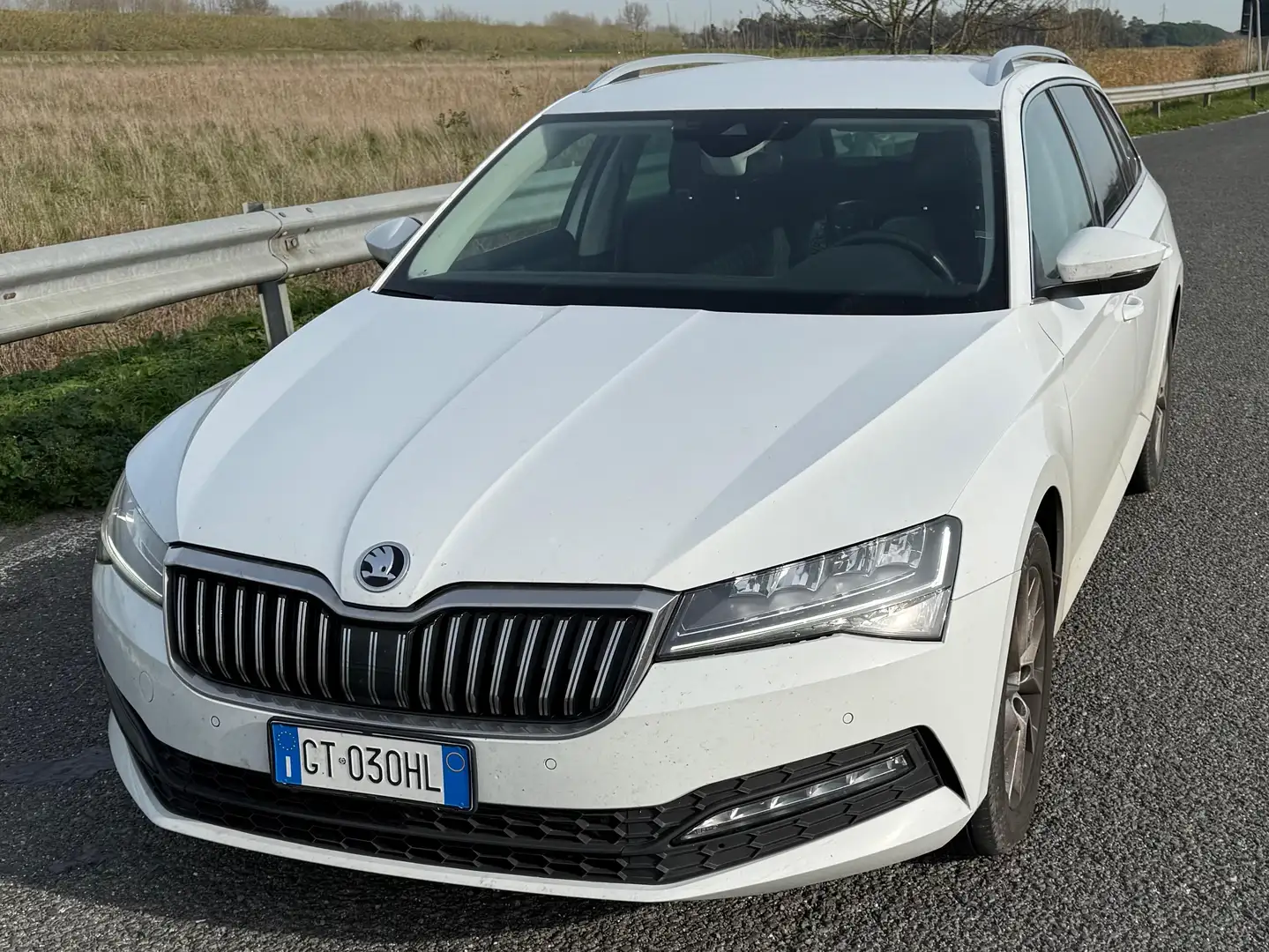 Skoda Superb Superb III Wagon 2.0 tdi evo Executive 150cv dsg Wit - 1