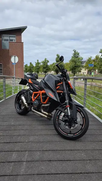 KTM 1290 Super Duke R - foto 4