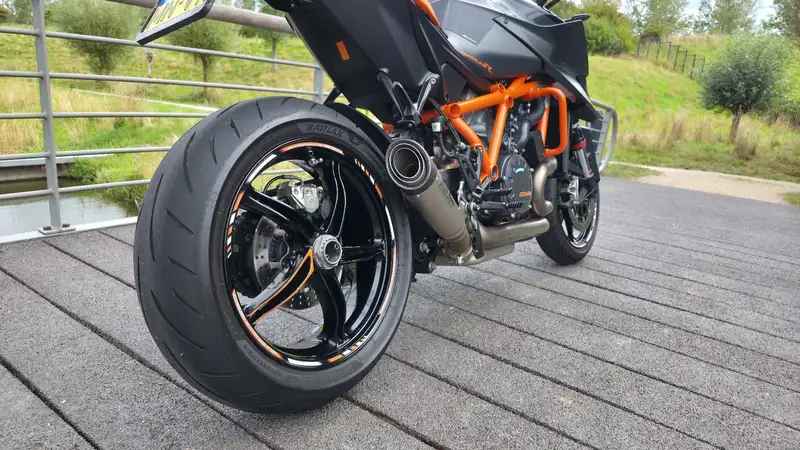 KTM 1290 Super Duke R - foto 3