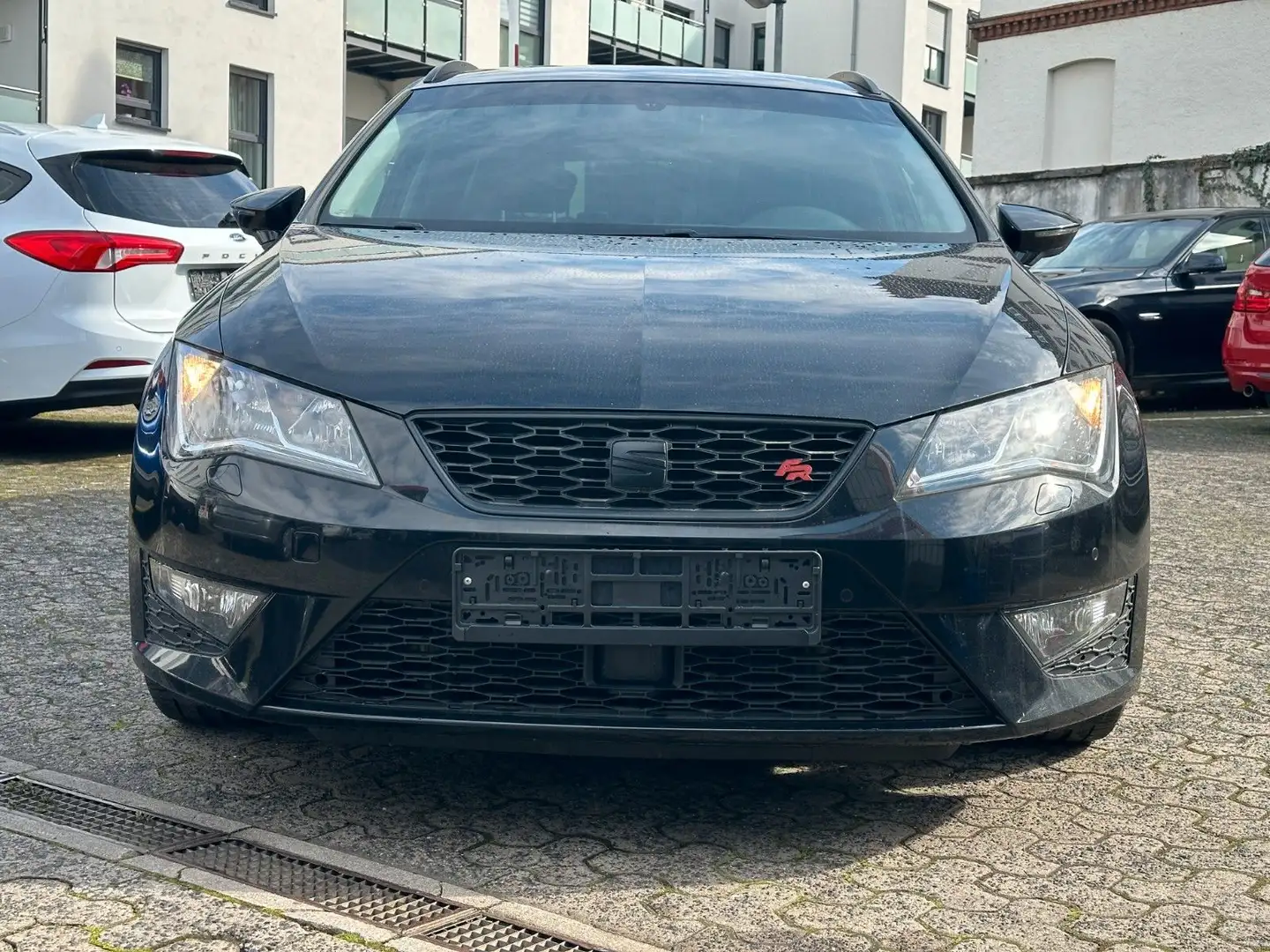 SEAT Leon ST FR Schwarz - 2