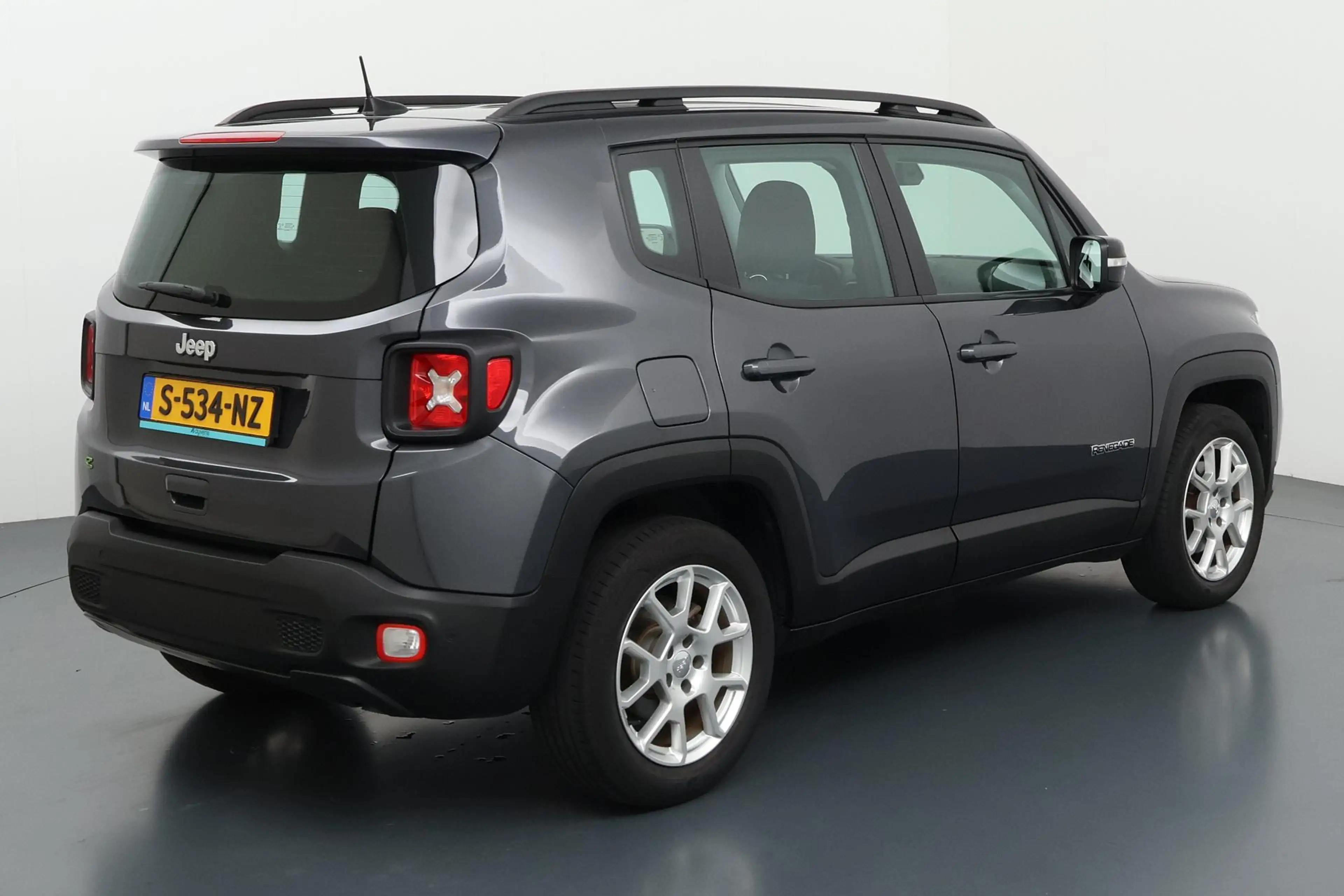 Jeep Renegade 1.5T e-Hybrid Limited Compact avontuur met een sli — photo 6