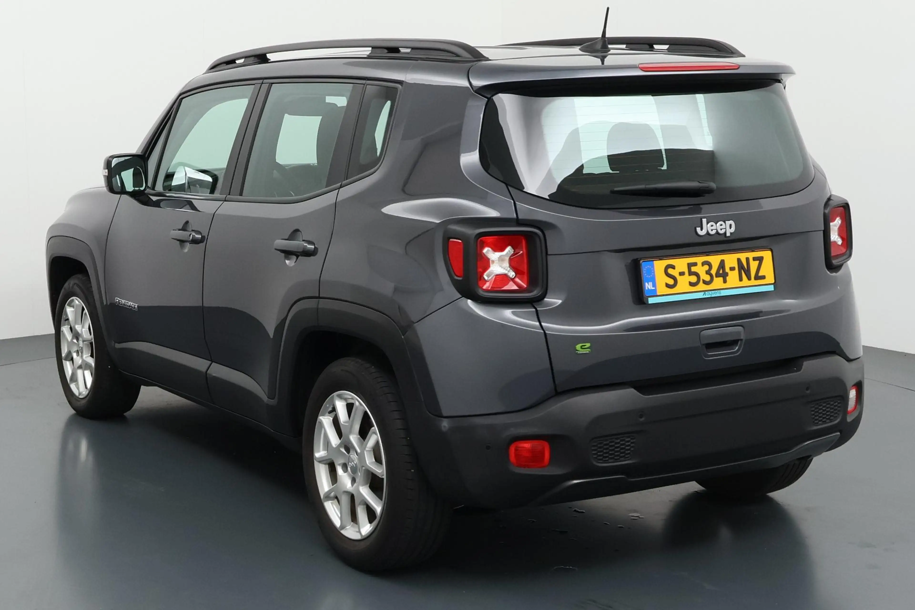 Jeep Renegade 1.5T e-Hybrid Limited Compact avontuur met een sli — photo 11