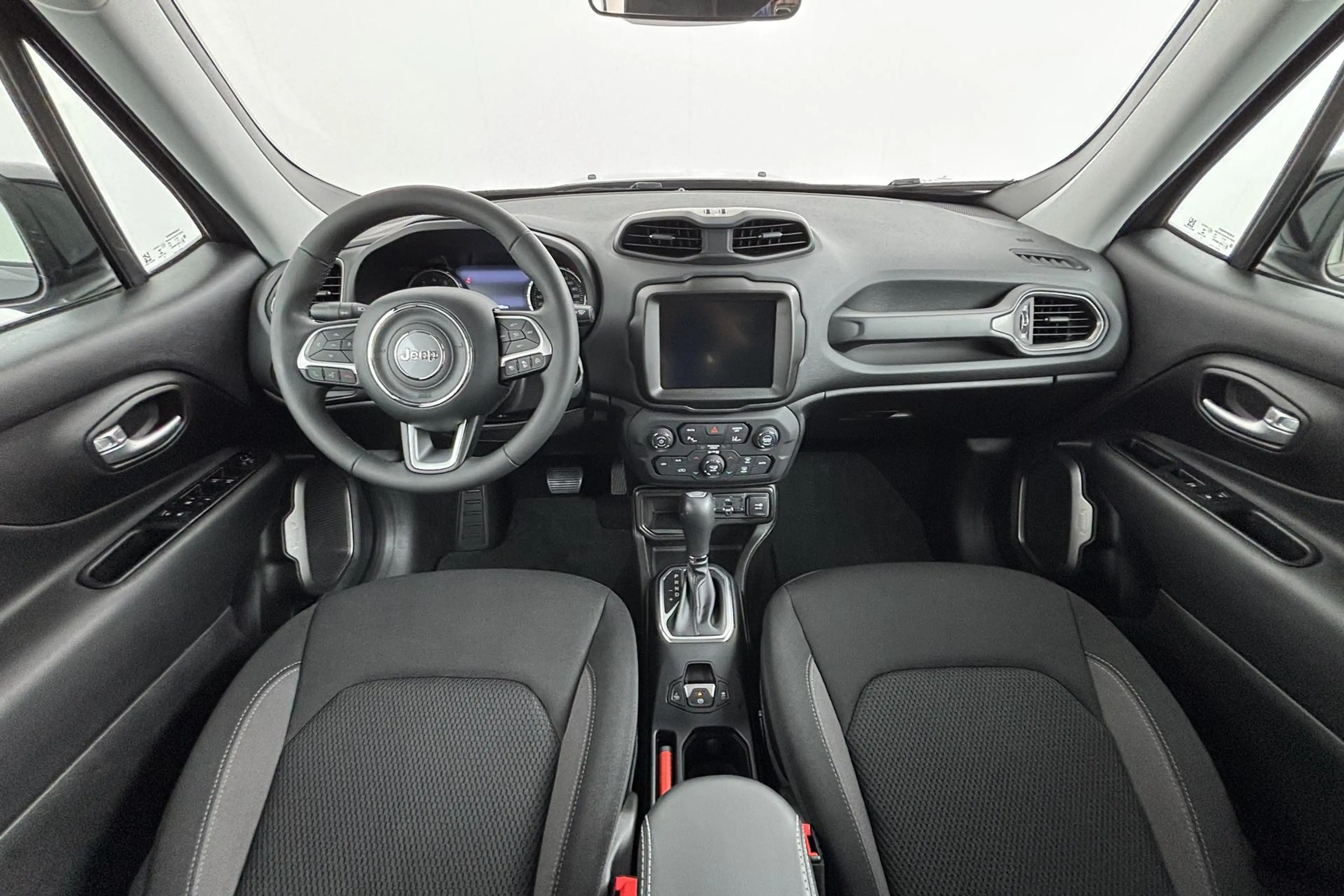 Jeep Renegade 1.5T e-Hybrid Limited Compact avontuur met een sli — photo 2