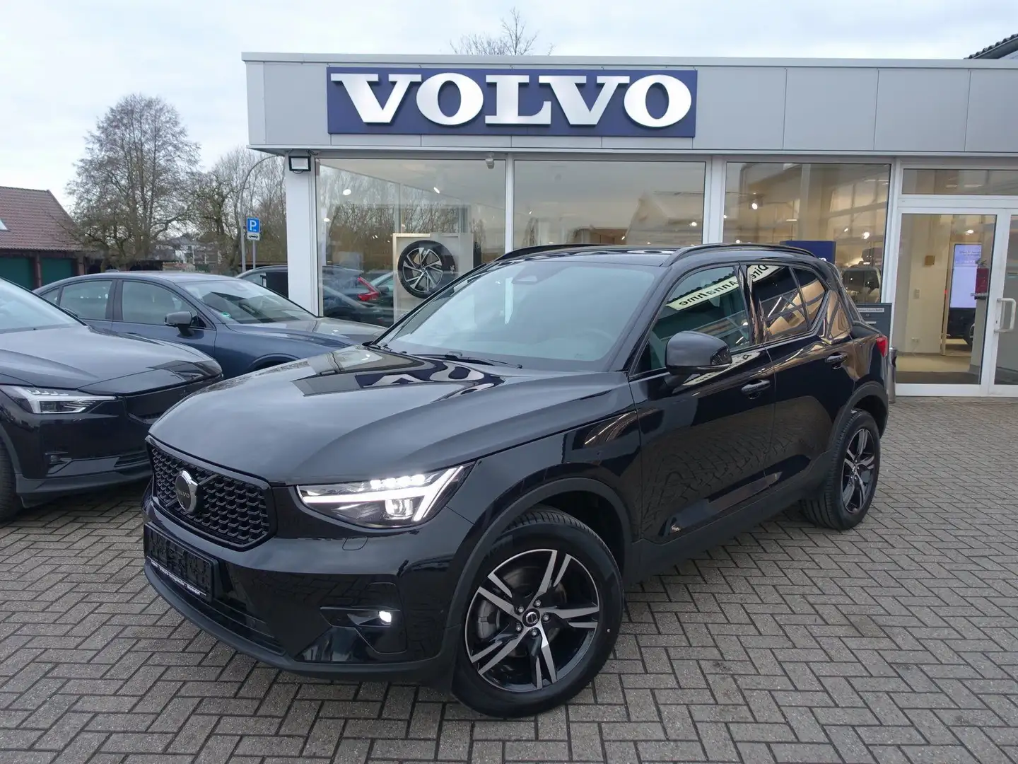 Volvo XC40 Plus B3 Mild-Hybrid/Dark/360°/Memory/BLIS Schwarz - 1