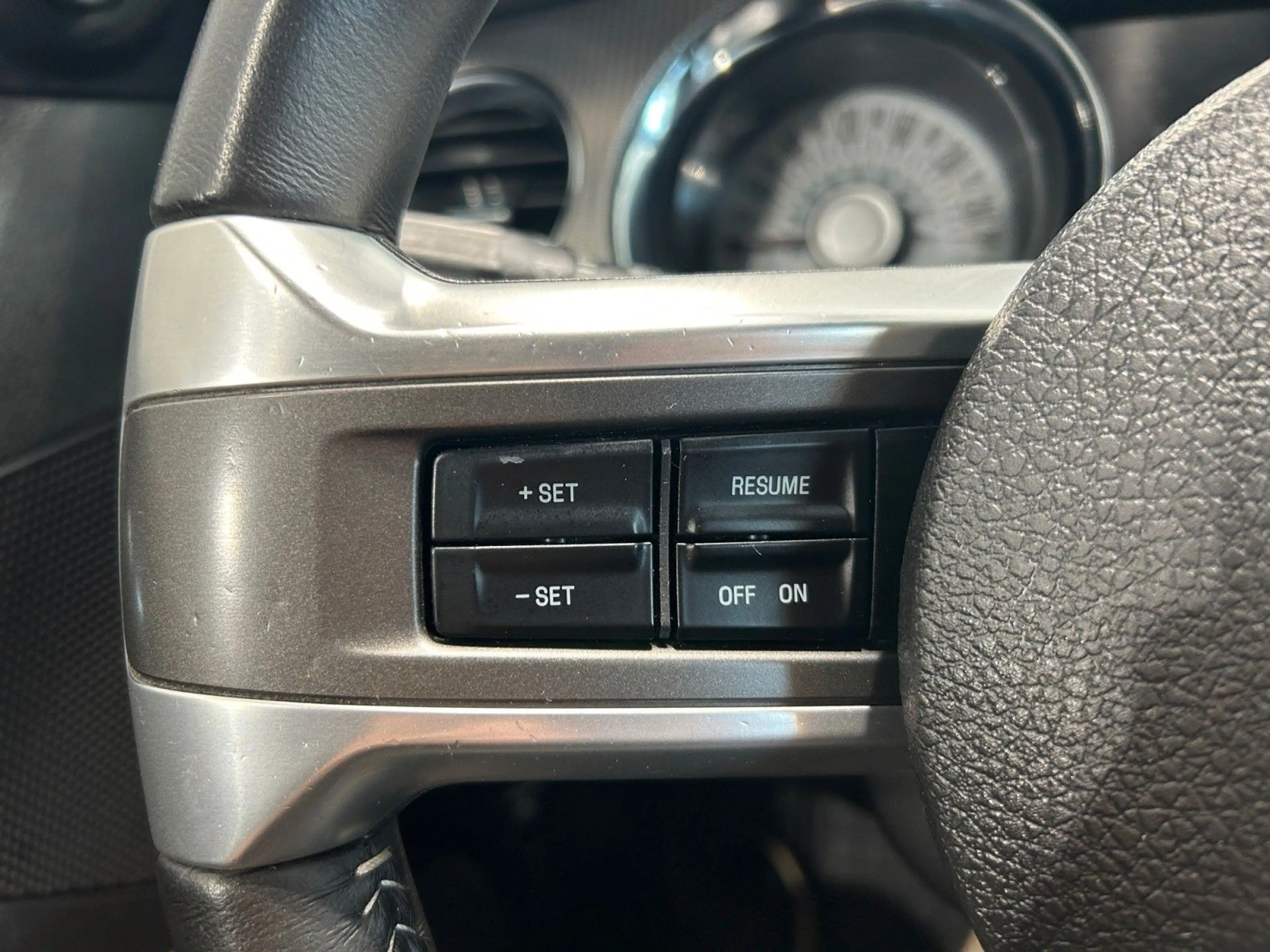 Ford Mustang 5.0 GT — photo 14
