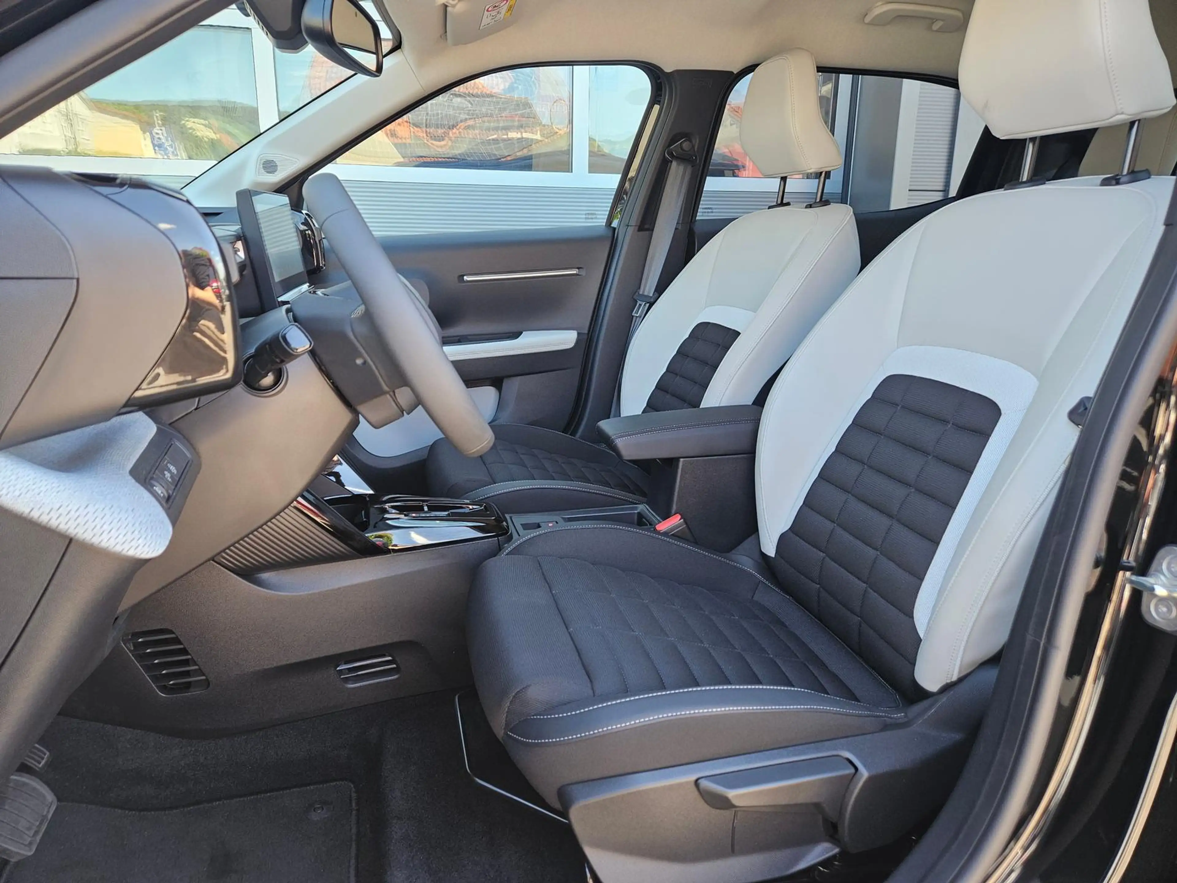 Citroen C3 Aircross ë-C3 Aircross MAX Elektro 113 44,0 kWh *LED*11KW-O — photo 9