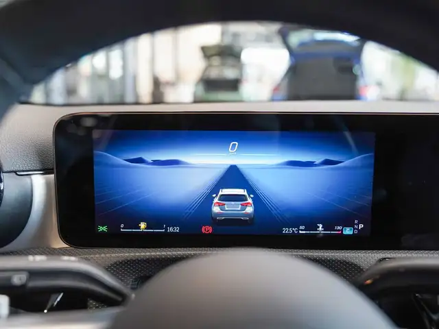 Mercedes-Benz A-Class view 13