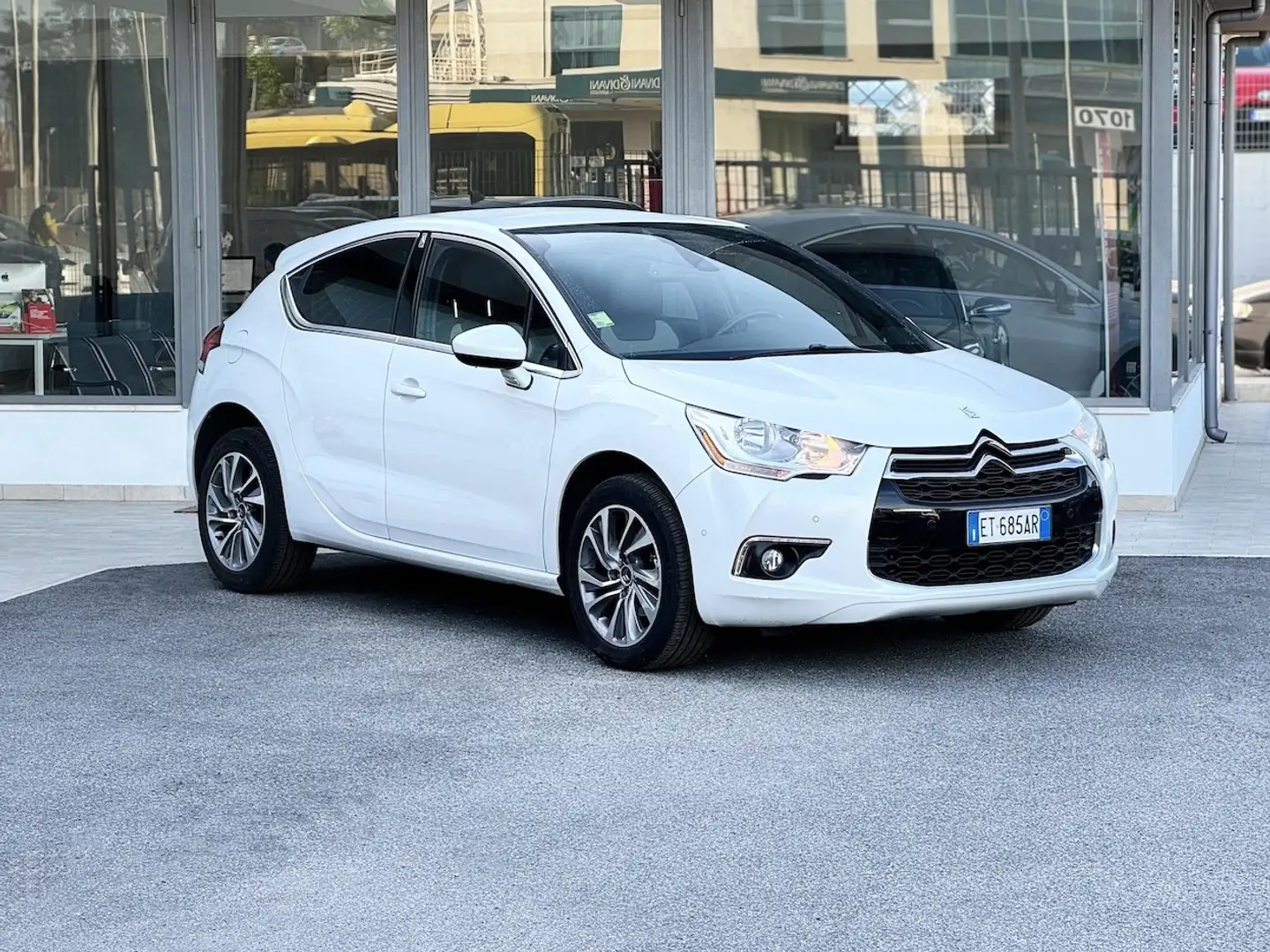 DS Automobiles DS 4 1.6 Diesel 115CV E5 Automatica - 2013 Blanc - 1