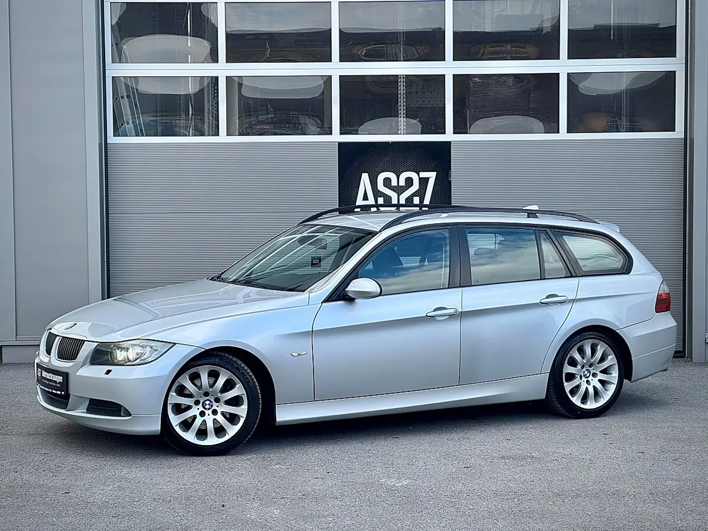 BMW 320 d Touring Österreich-Paket Aut. Silber - 1