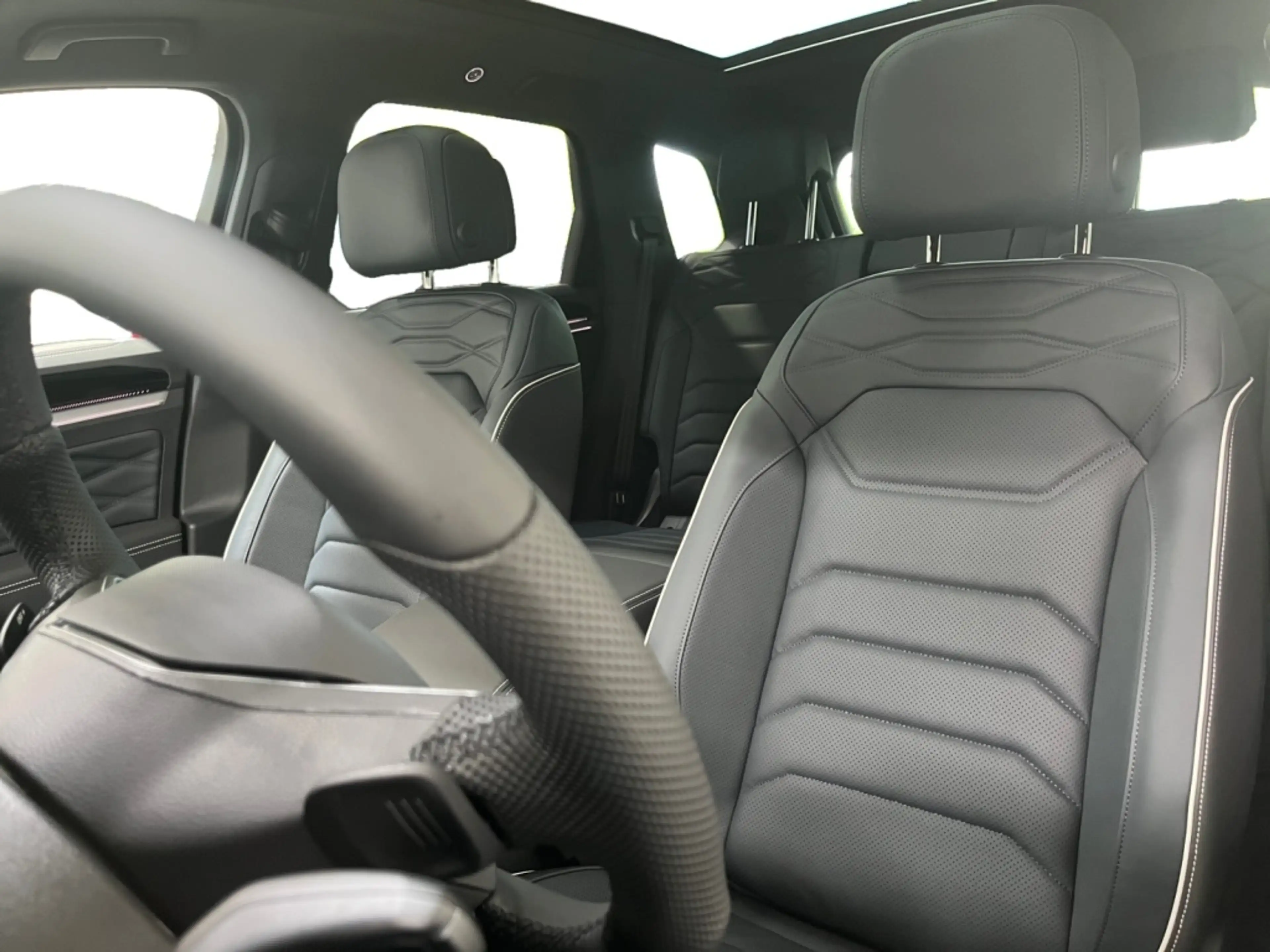 Volkswagen Touareg 3.0 TDI R-Line 4motion Style+Fahrassist — photo 7