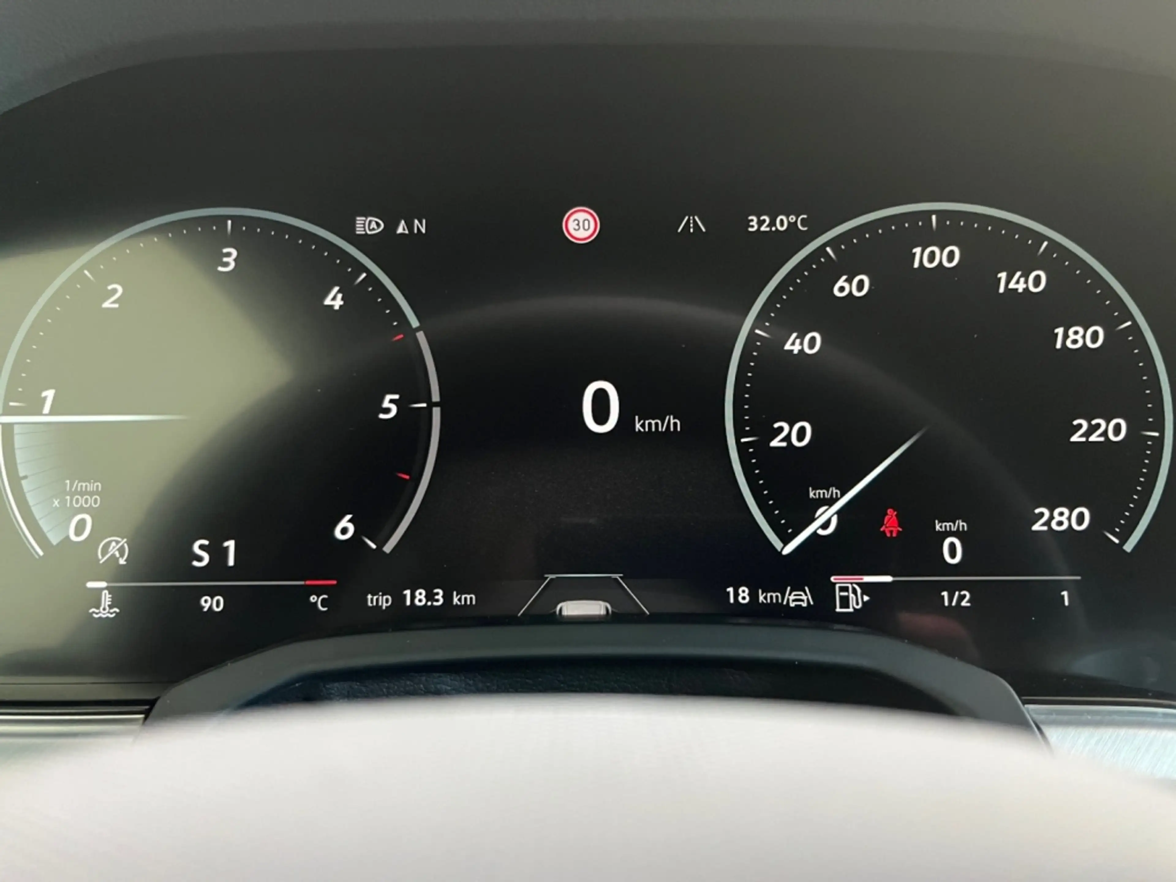 Volkswagen Touareg 3.0 TDI R-Line 4motion Style+Fahrassist — photo 10