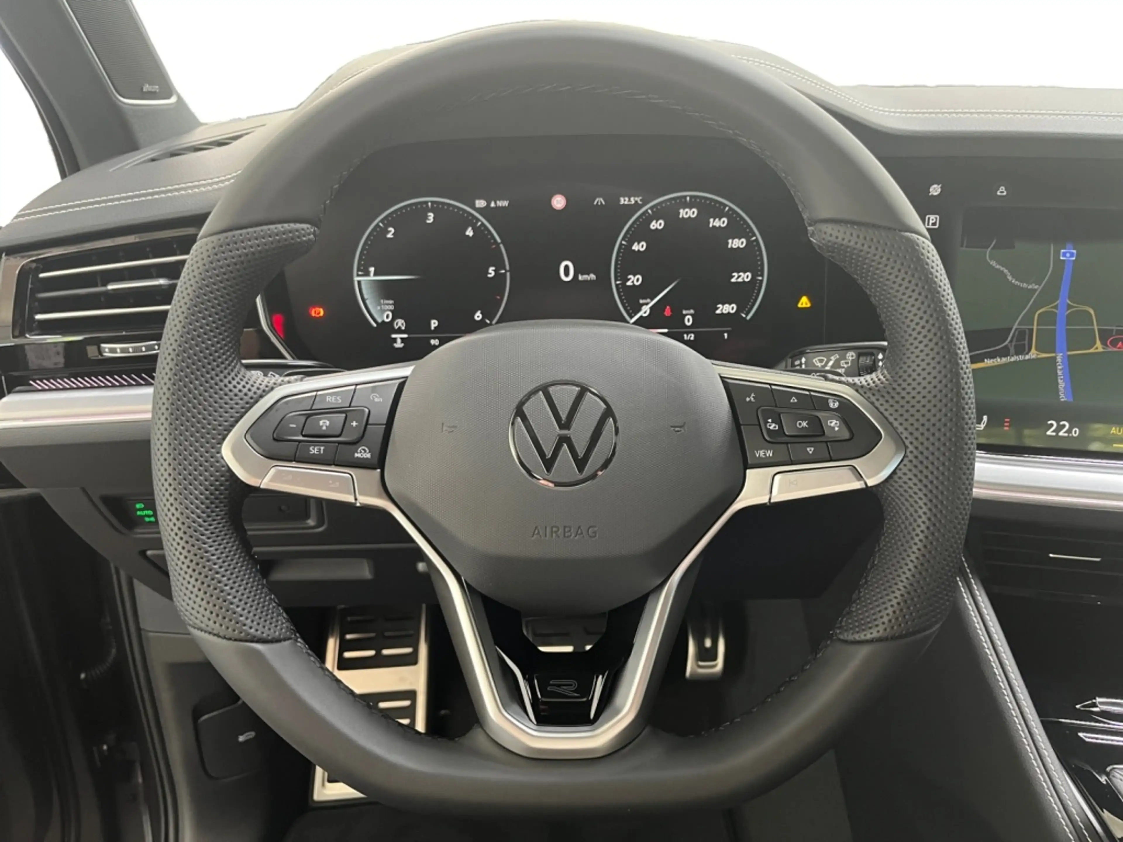 Volkswagen Touareg 3.0 TDI R-Line 4motion Style+Fahrassist — photo 11
