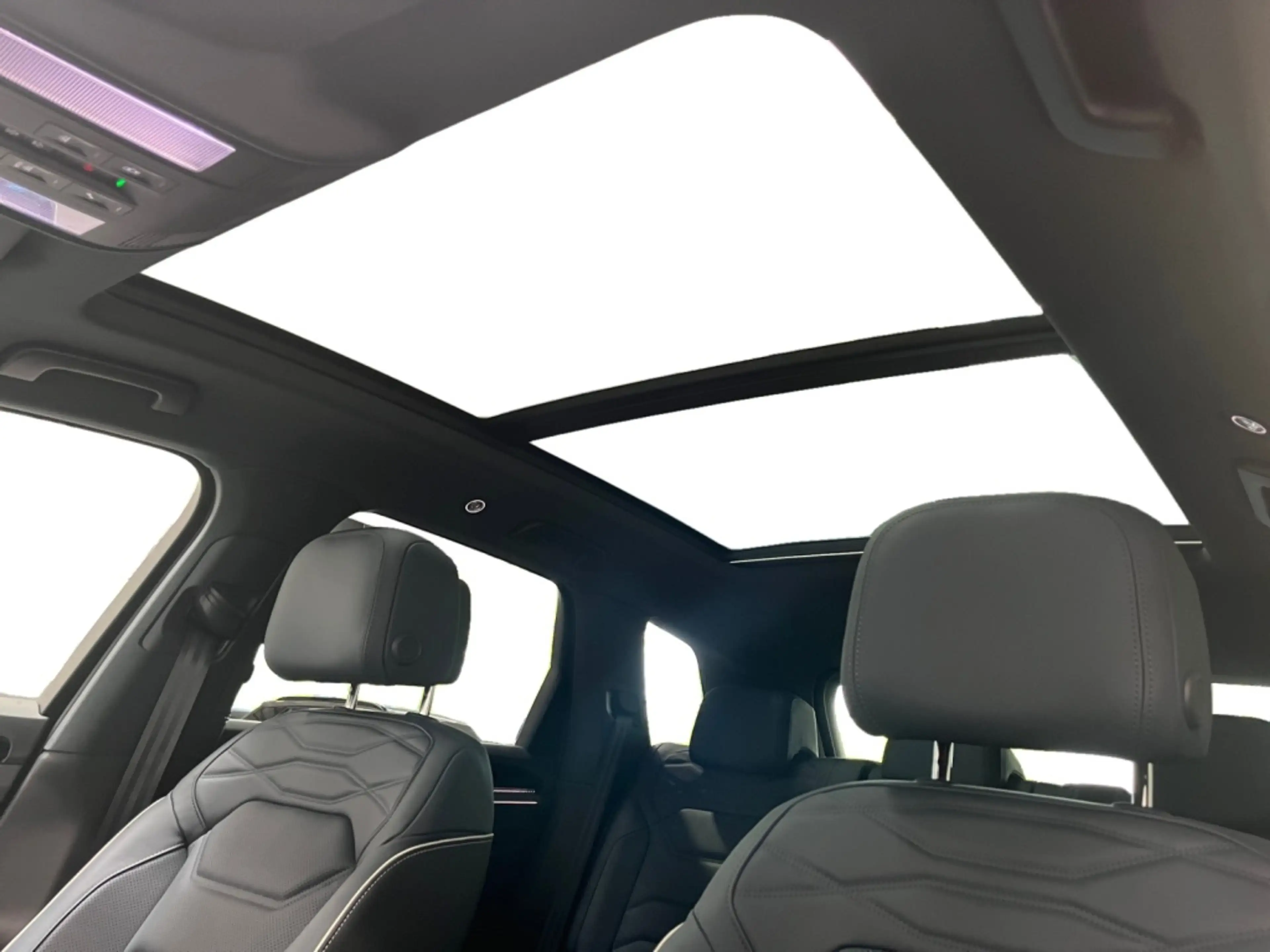Volkswagen Touareg 3.0 TDI R-Line 4motion Style+Fahrassist — photo 8