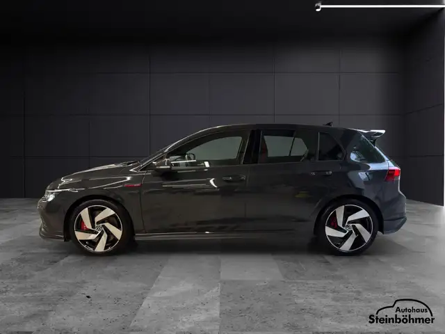 Volkswagen Golf view 3