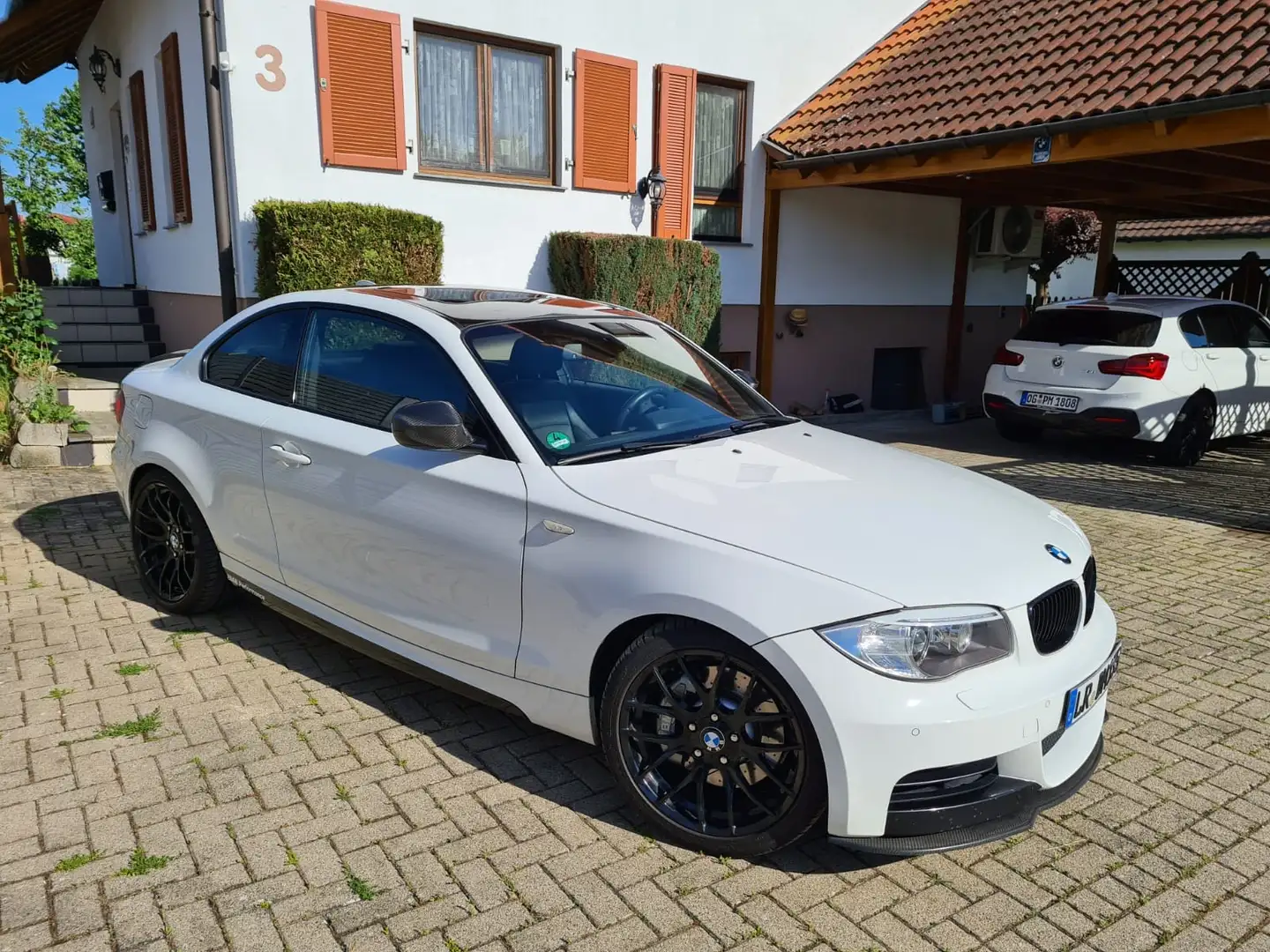 BMW 135 135i Coupe - 1