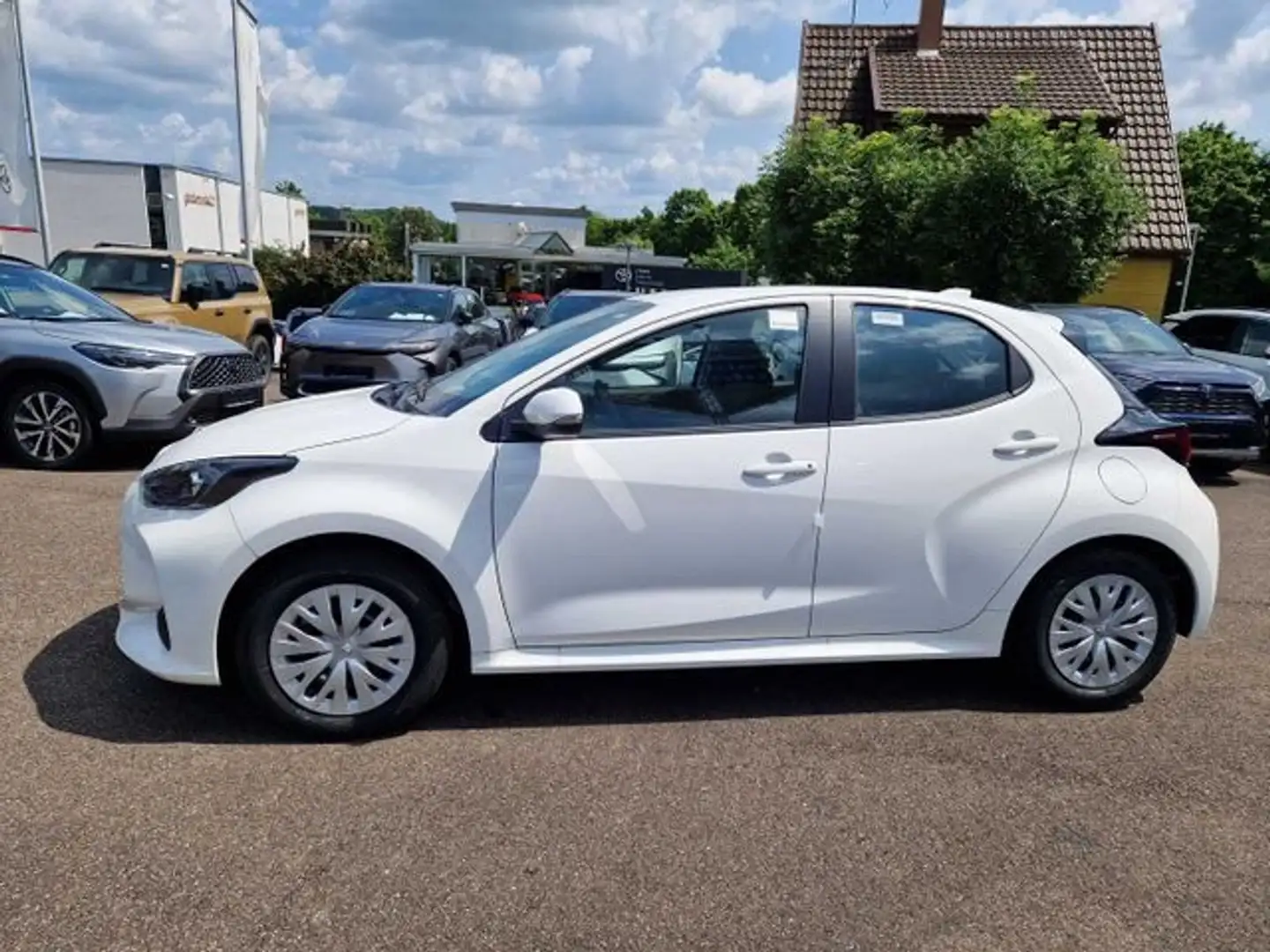 Toyota Yaris Hybrid 5-Türer 116 1.5 VVT-i Business Navi ACC App Weiß - 2