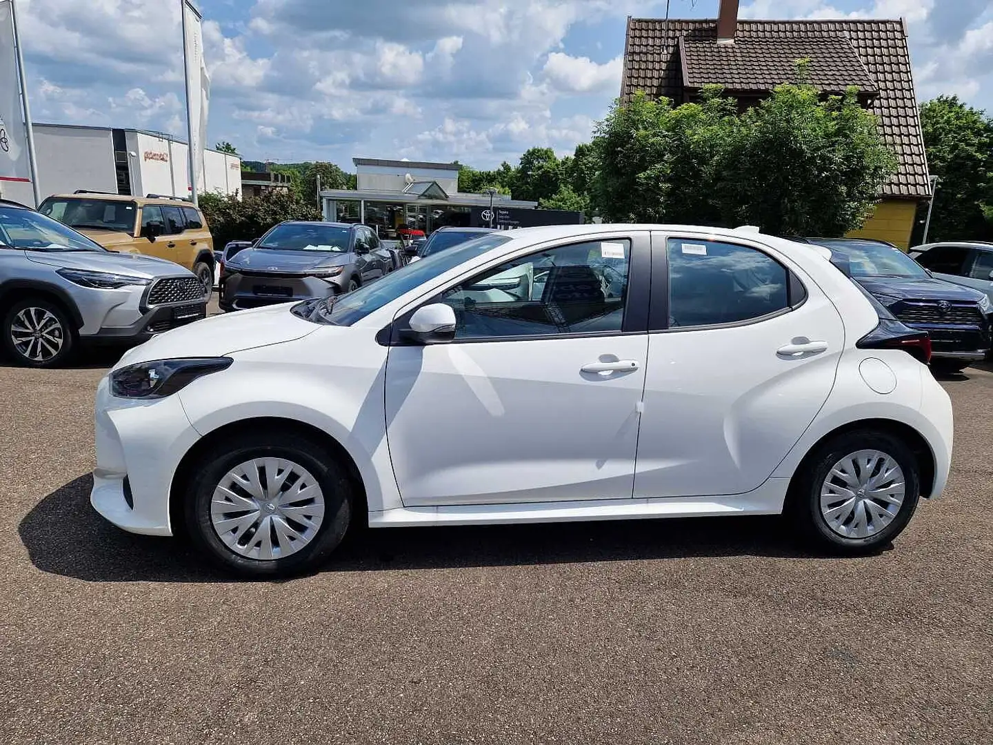 Toyota Yaris Hybrid 5-Türer 116 1.5 VVT-i Business Weiß - 2