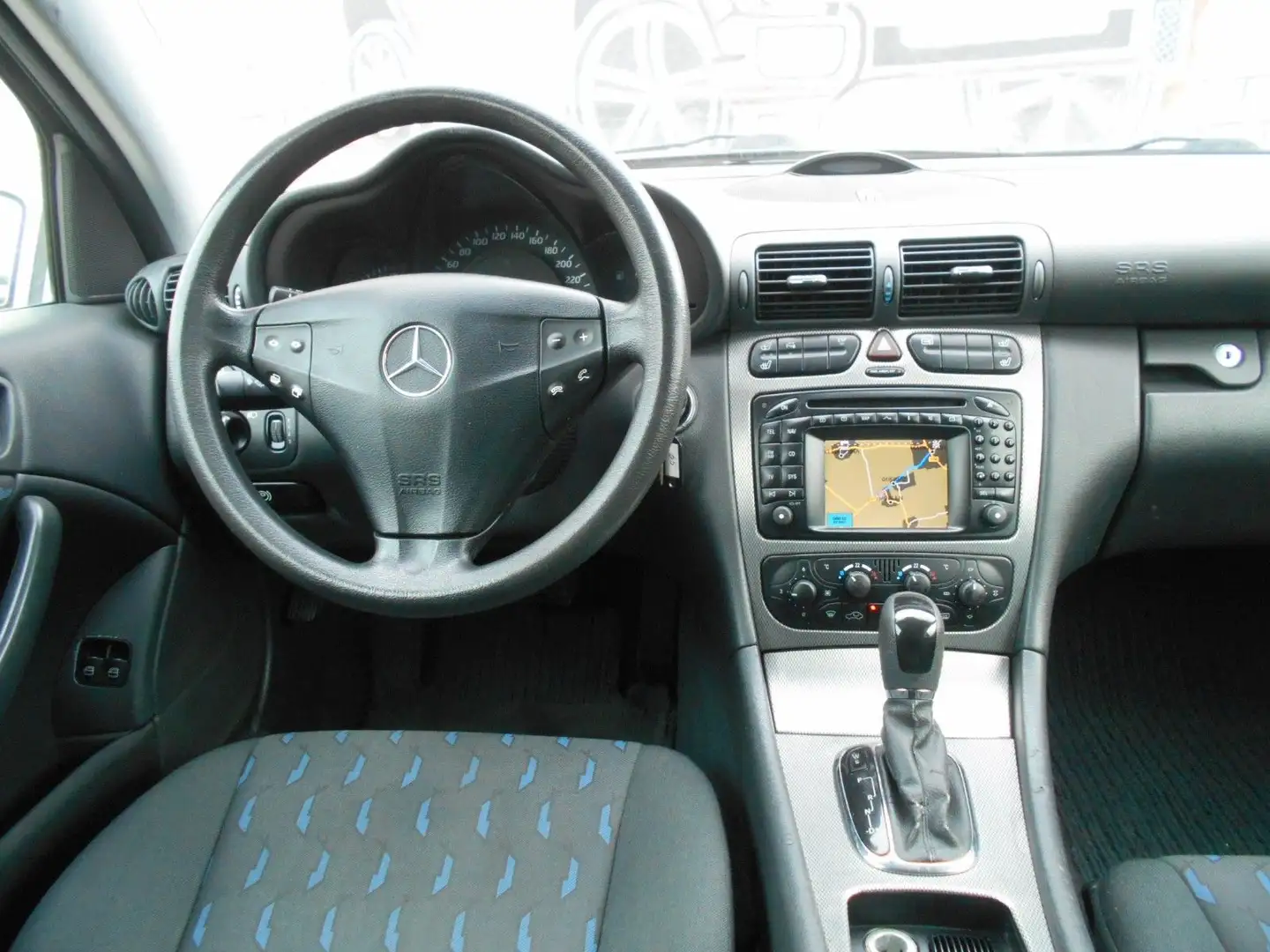 Mercedes-Benz C 180 Coupe NAVI/KLIMA/PDC Silber - 2