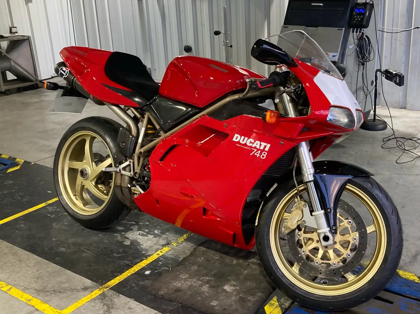 Ducati 748 Rood - 2