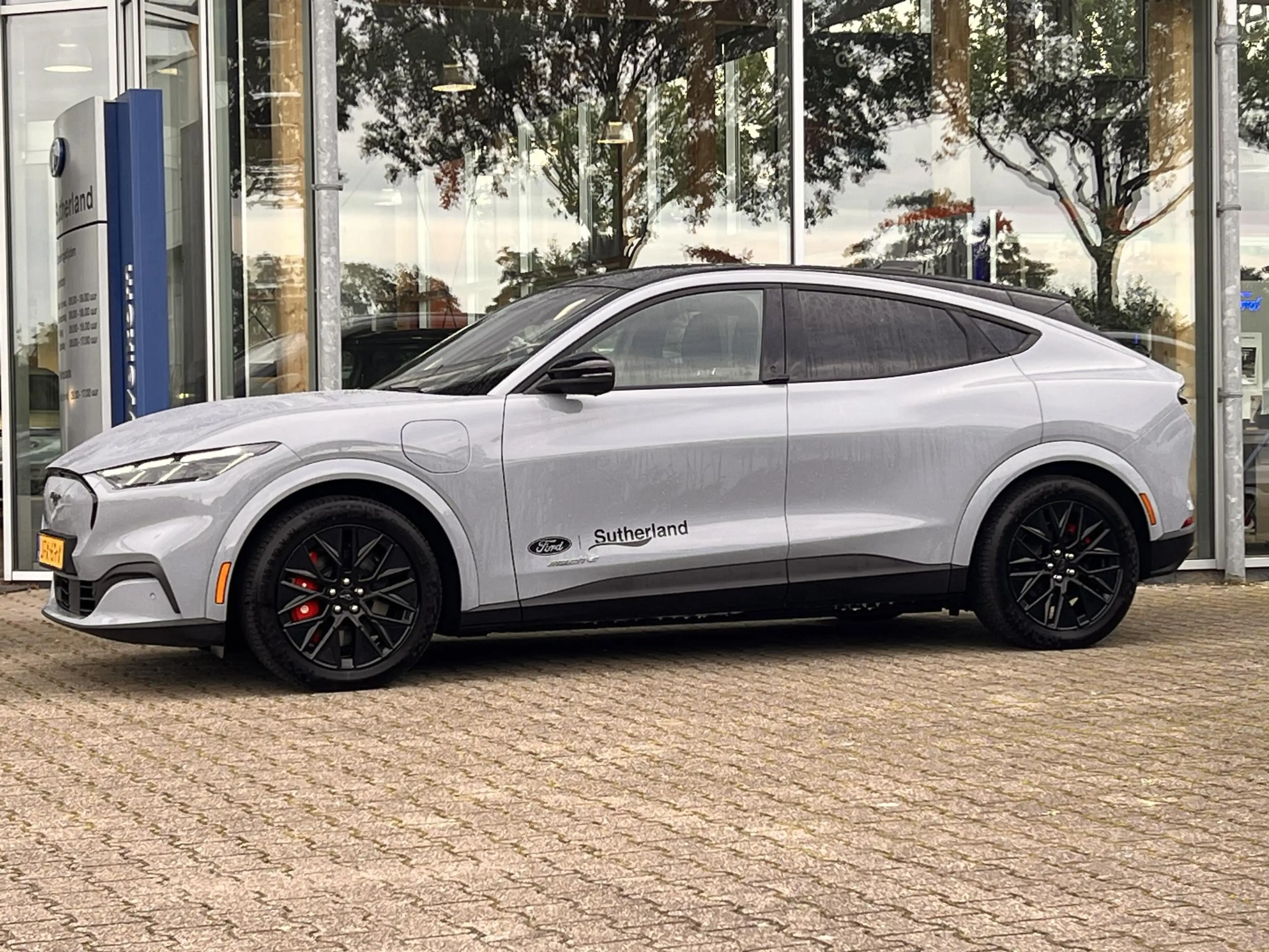 Ford Mustang Mach-E Extended Premium RWD 91 kWh 294pk | Tech pack Plus — photo 4
