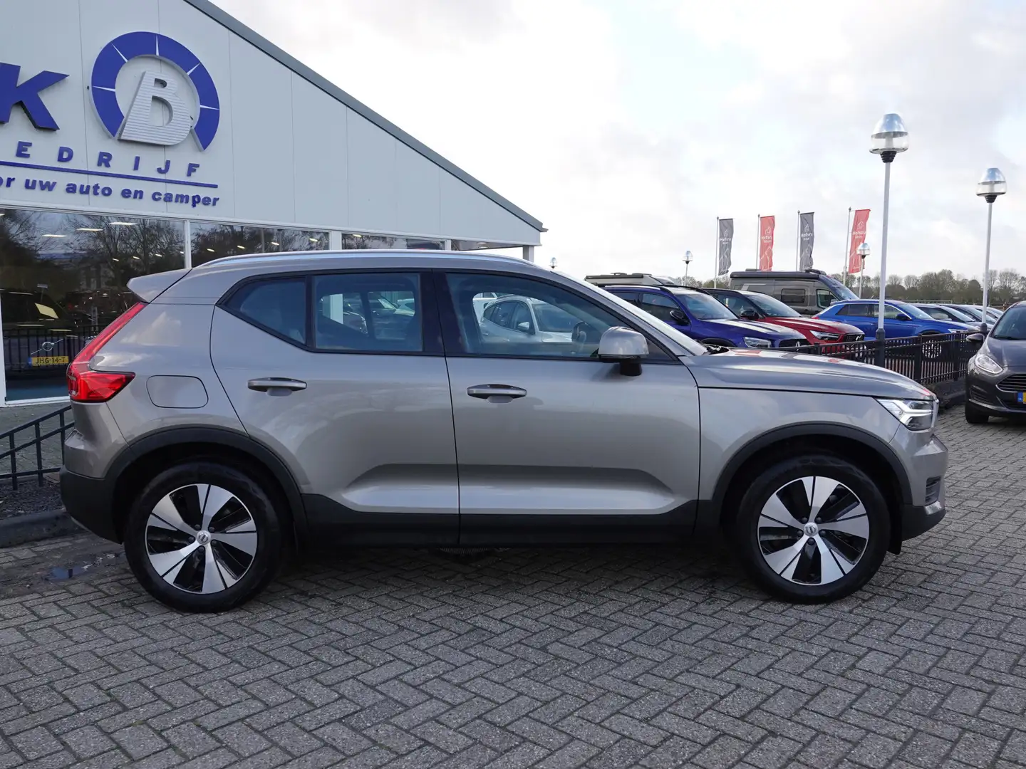 Volvo XC40 1.5 T5 Twin Engine Momentum Pro PILOT + ACC | BLIS Gris - 2