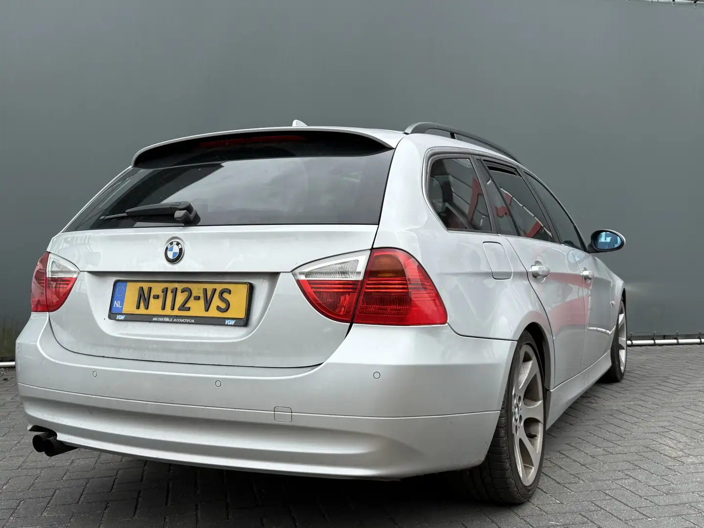 BMW 325 3-serie Touring BWJ 2005 325i 218 PK Dynamic Execu Grijs - 2